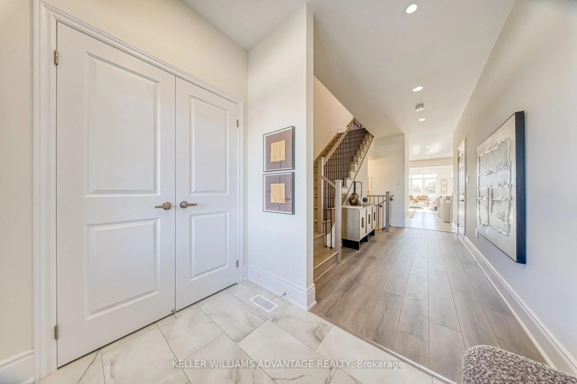 Photo 5 of Unit 10, 78 Gathering Lane, Richmond Hill, Rural Richmond Hill — HOMEH