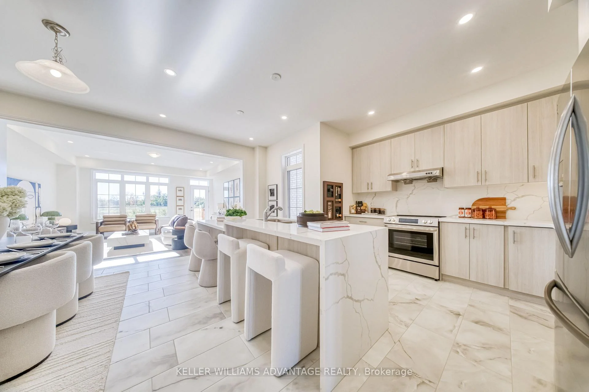 Photo 9 of Unit 10, 78 Gathering Lane, Richmond Hill, Rural Richmond Hill — HOMEH