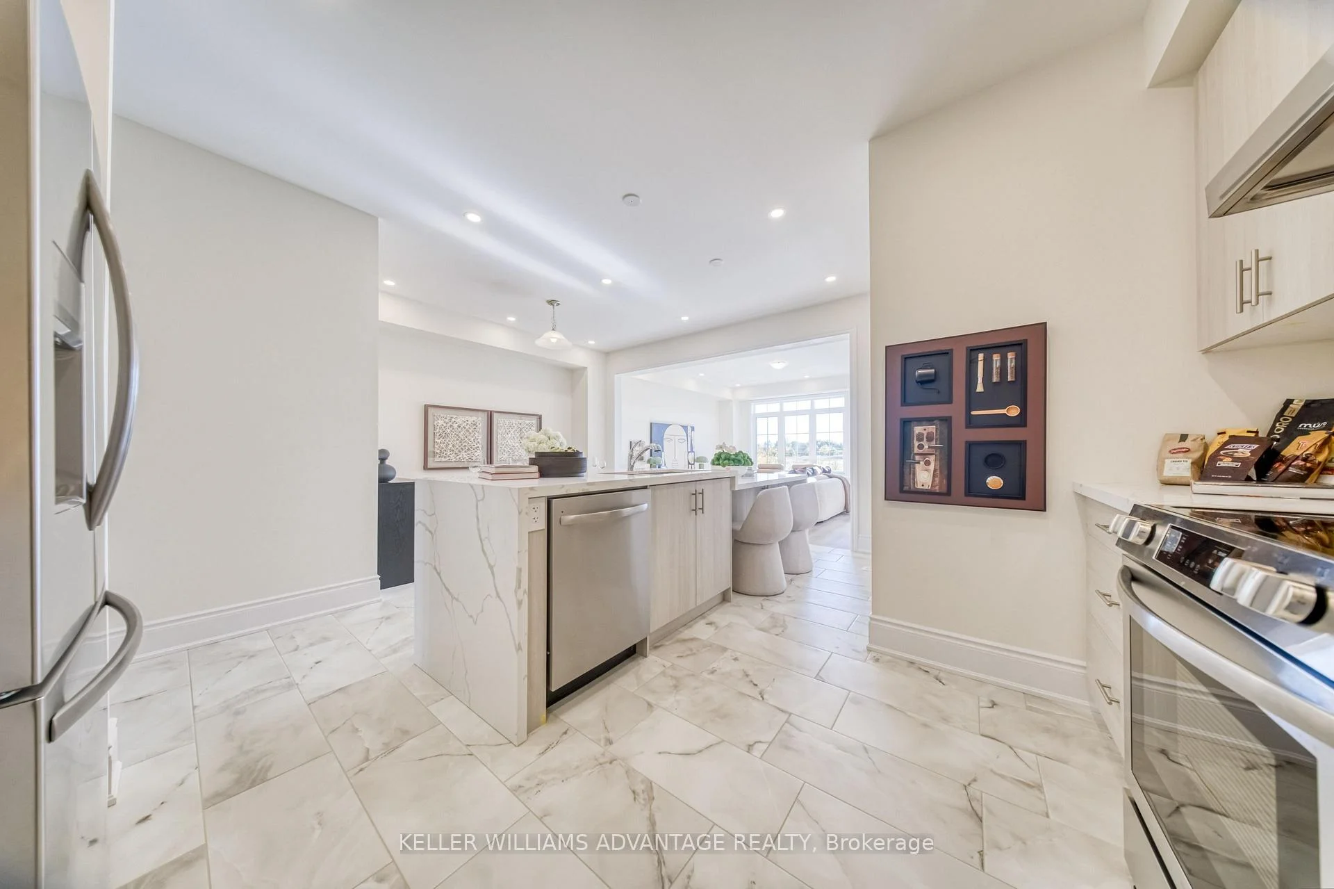 Photo 12 of Unit 10, 78 Gathering Lane, Richmond Hill, Rural Richmond Hill — HOMEH