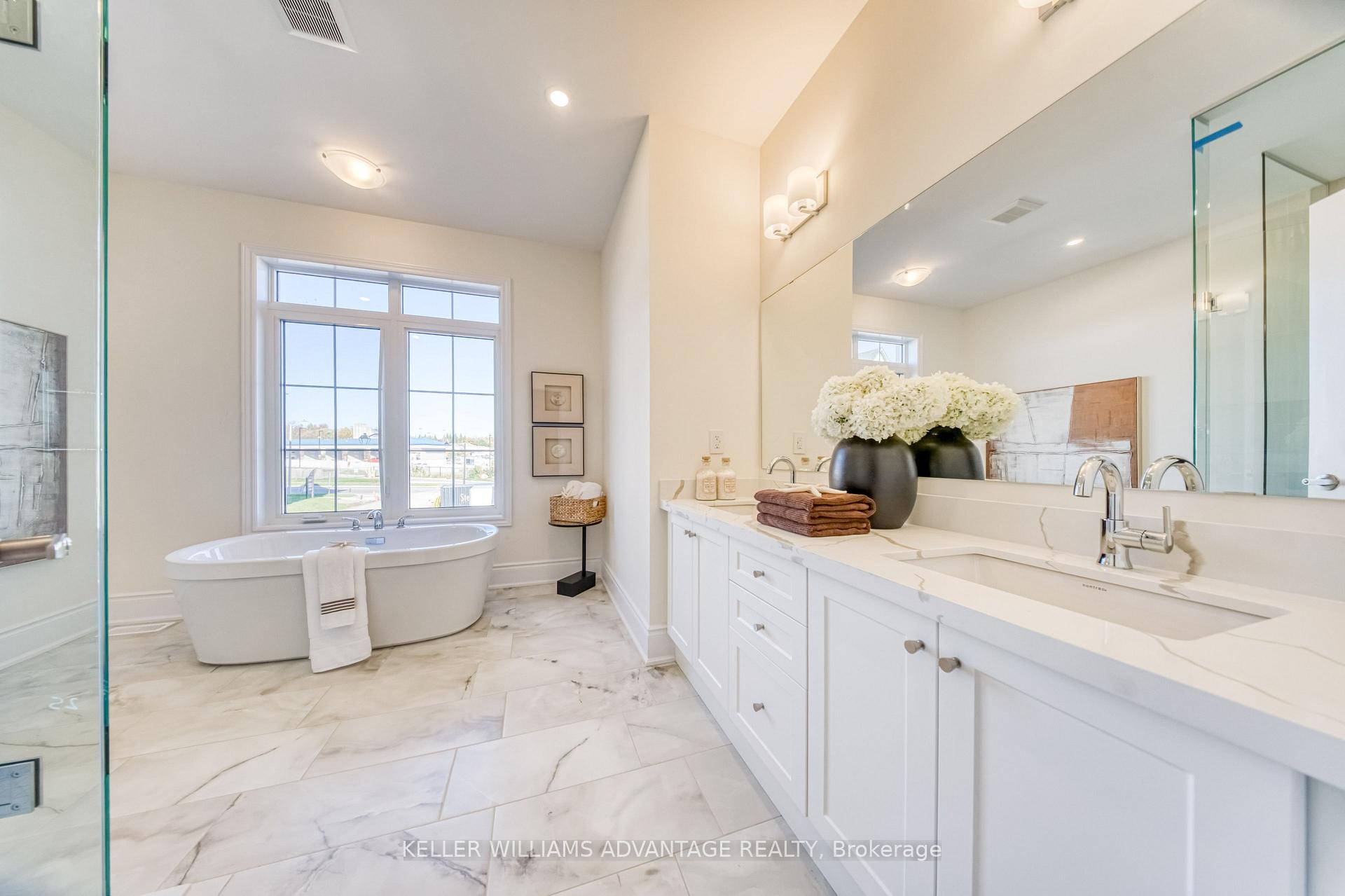 Photo 25 of Unit 10, 78 Gathering Lane, Richmond Hill, Rural Richmond Hill — HOMEH