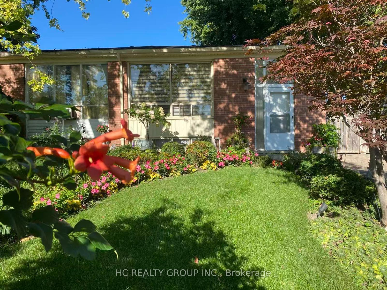 Photo 3 of 274 Browndale Crescent, Richmond Hill, Crosby — HOMEH