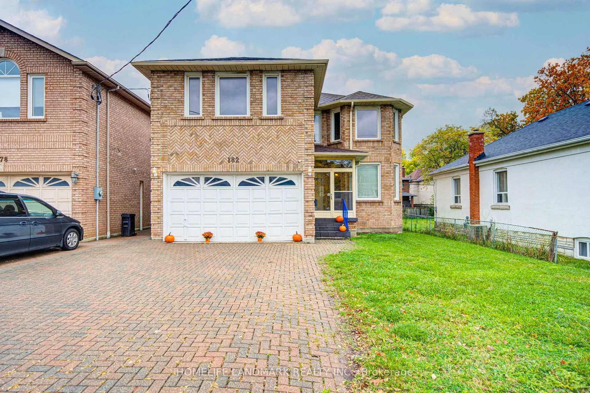 Photo of 182 Finch Avenue E