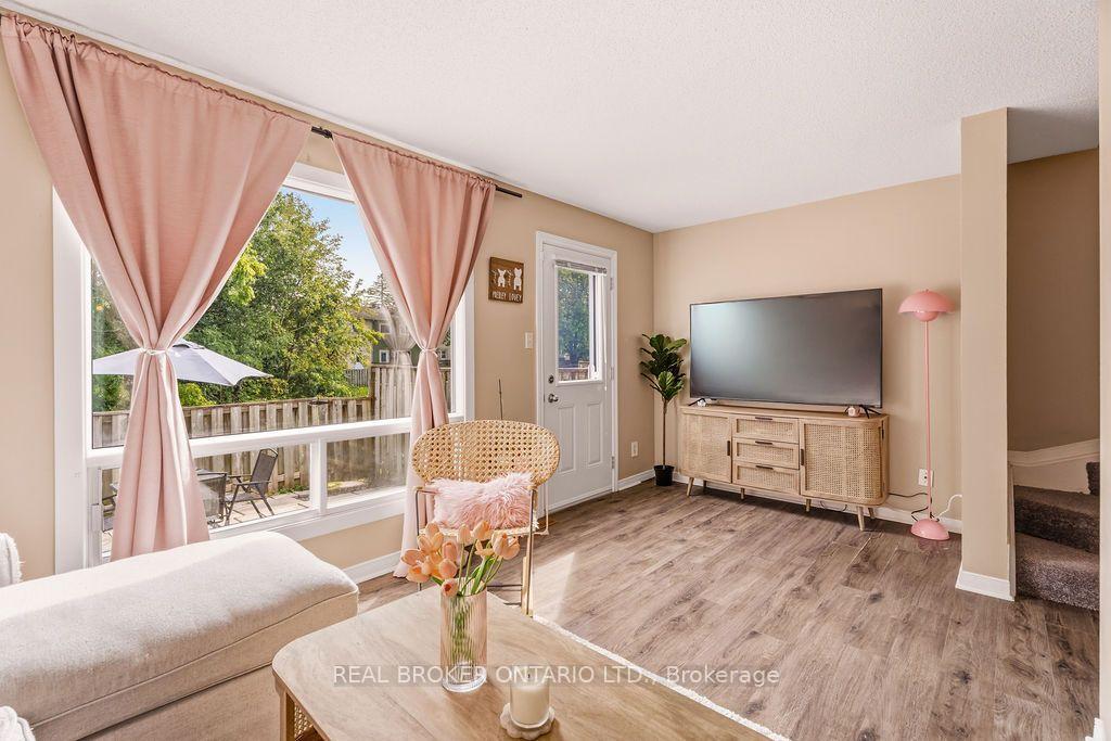 Photo 16 of 119 Teal Crescent, Ottawa, Chatelaine Village — HOMEH