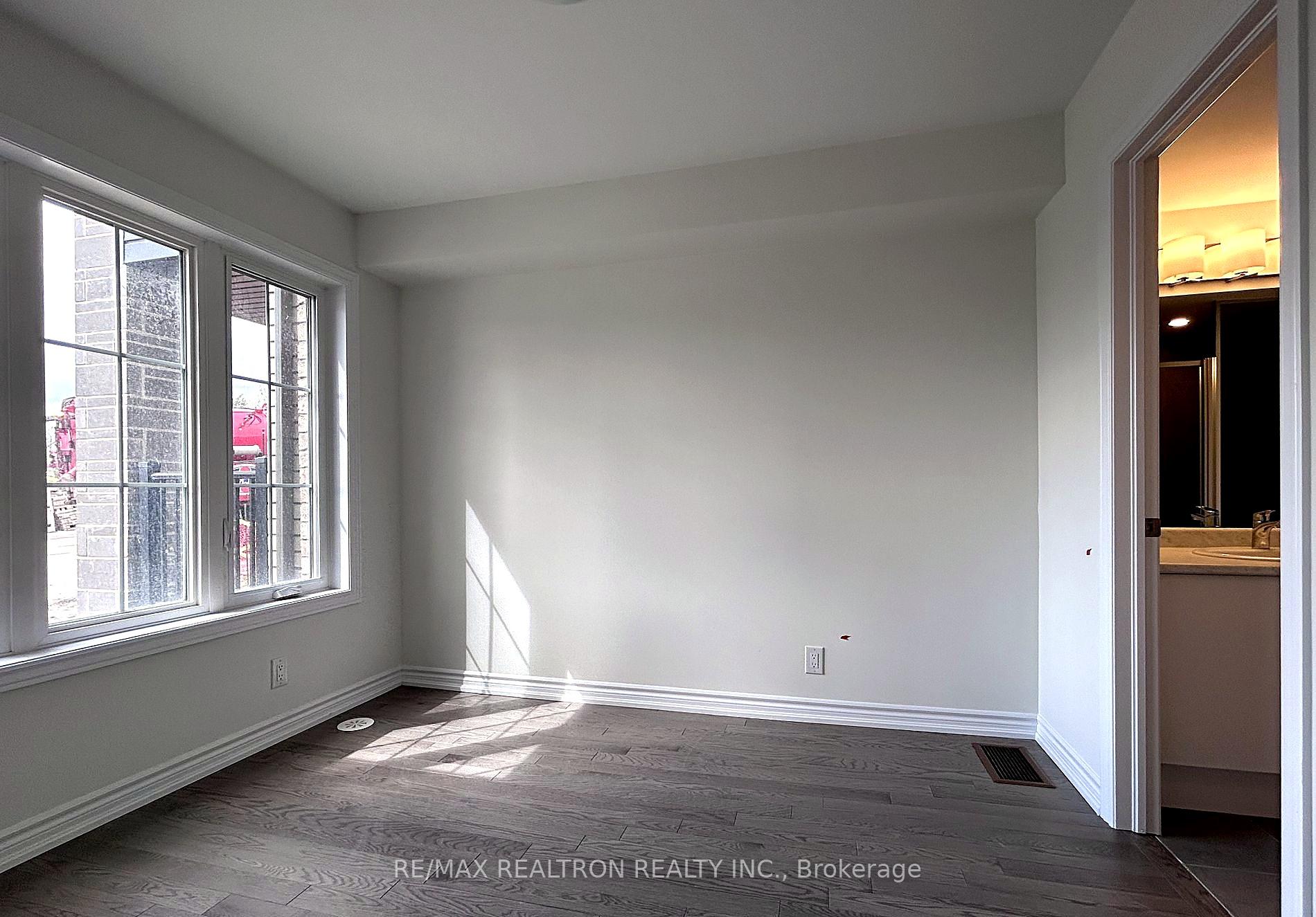Photo 5 of 113 Yorkton Boulevard, Markham, Angus Glen — HOMEH