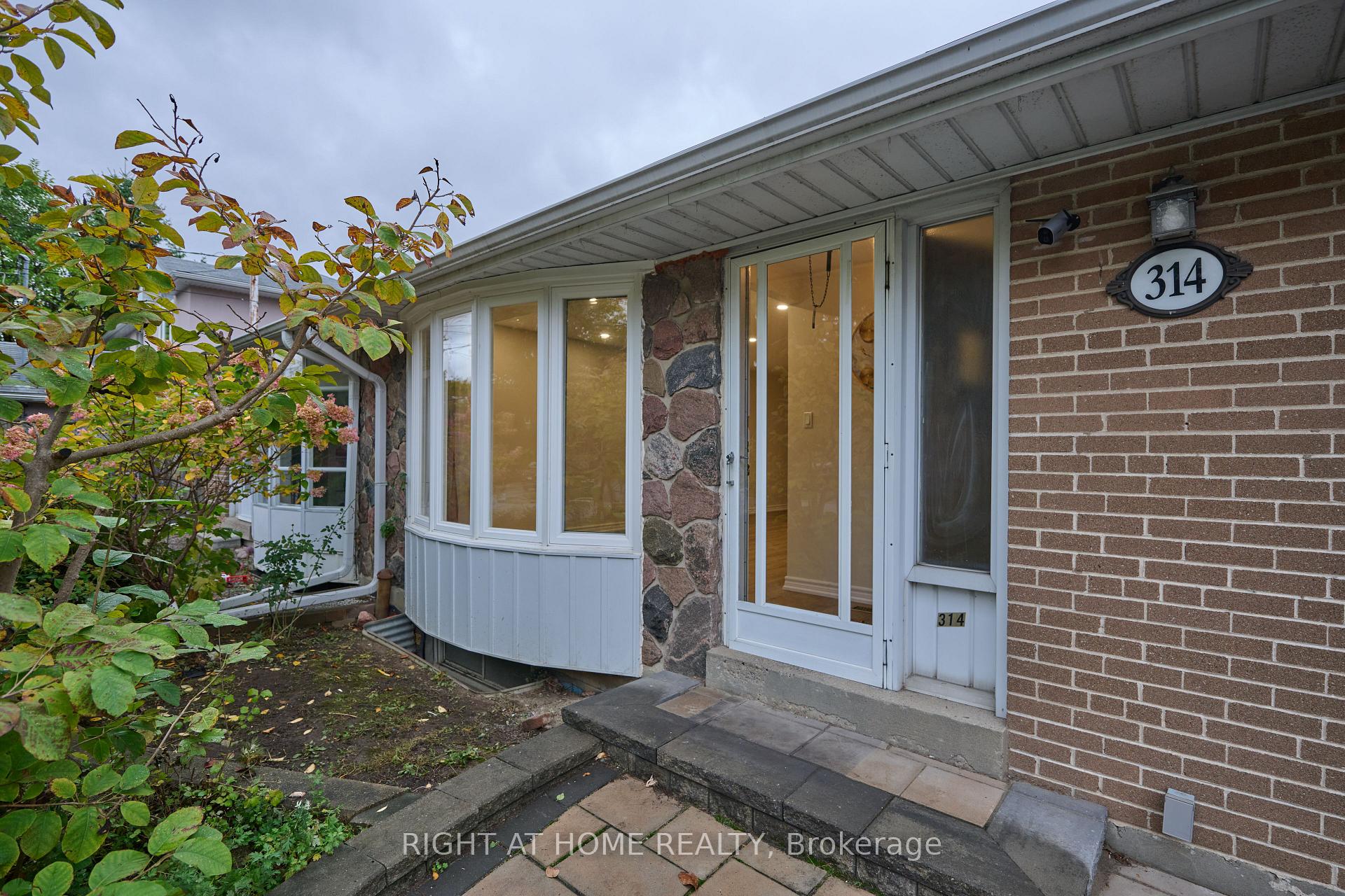 Photo 2 of 314 Dudley Avenue, North York, Willowdale East — HOMEH