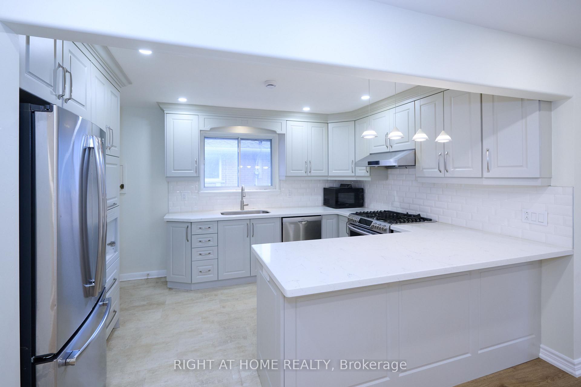Photo 8 of 314 Dudley Avenue, North York, Willowdale East — HOMEH