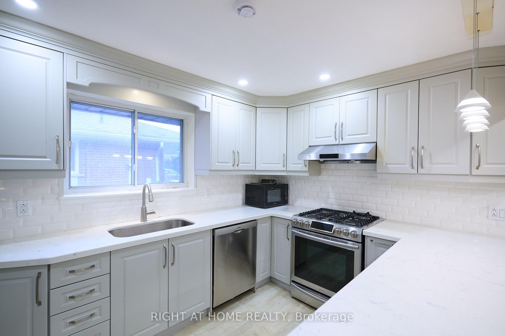 Photo 12 of 314 Dudley Avenue, North York, Willowdale East — HOMEH