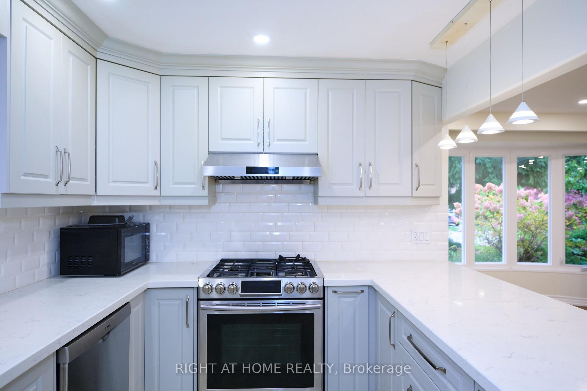 Photo 14 of 314 Dudley Avenue, North York, Willowdale East — HOMEH