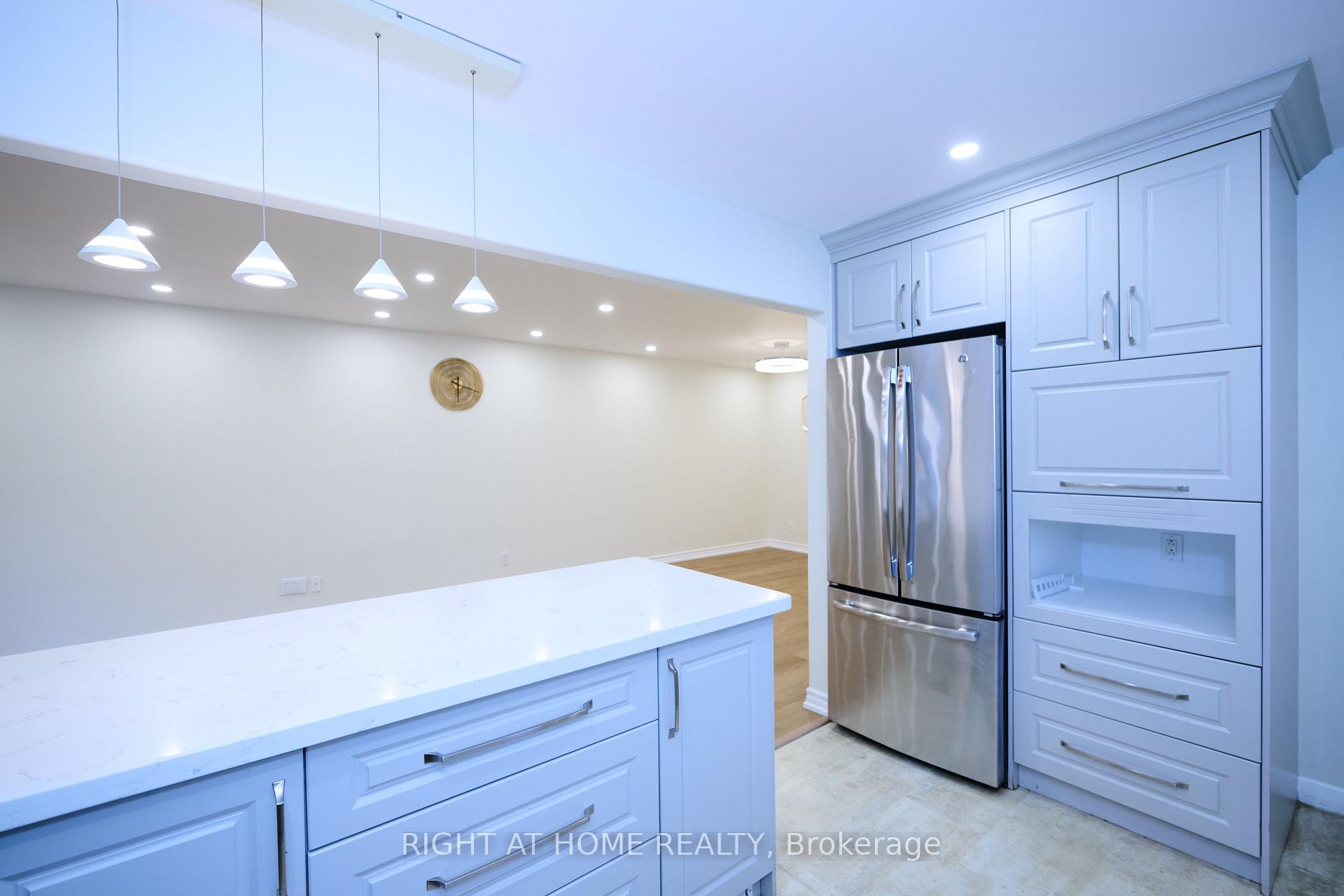 Photo 16 of 314 Dudley Avenue, North York, Willowdale East — HOMEH