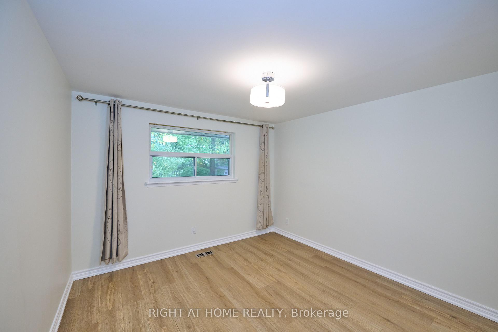 Photo 7 of 314 Dudley Avenue, North York, Willowdale East — HOMEH