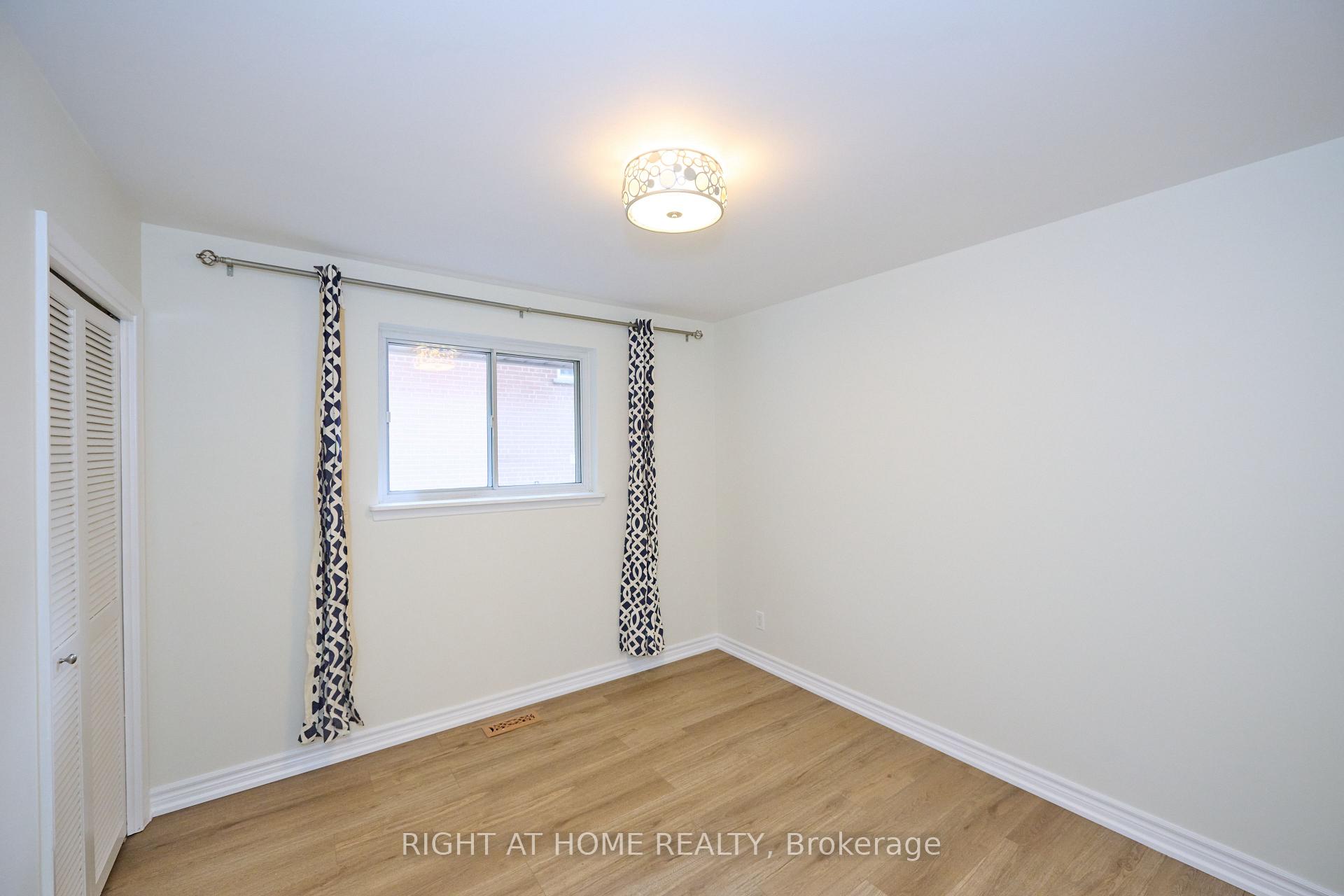 Photo 9 of 314 Dudley Avenue, North York, Willowdale East — HOMEH