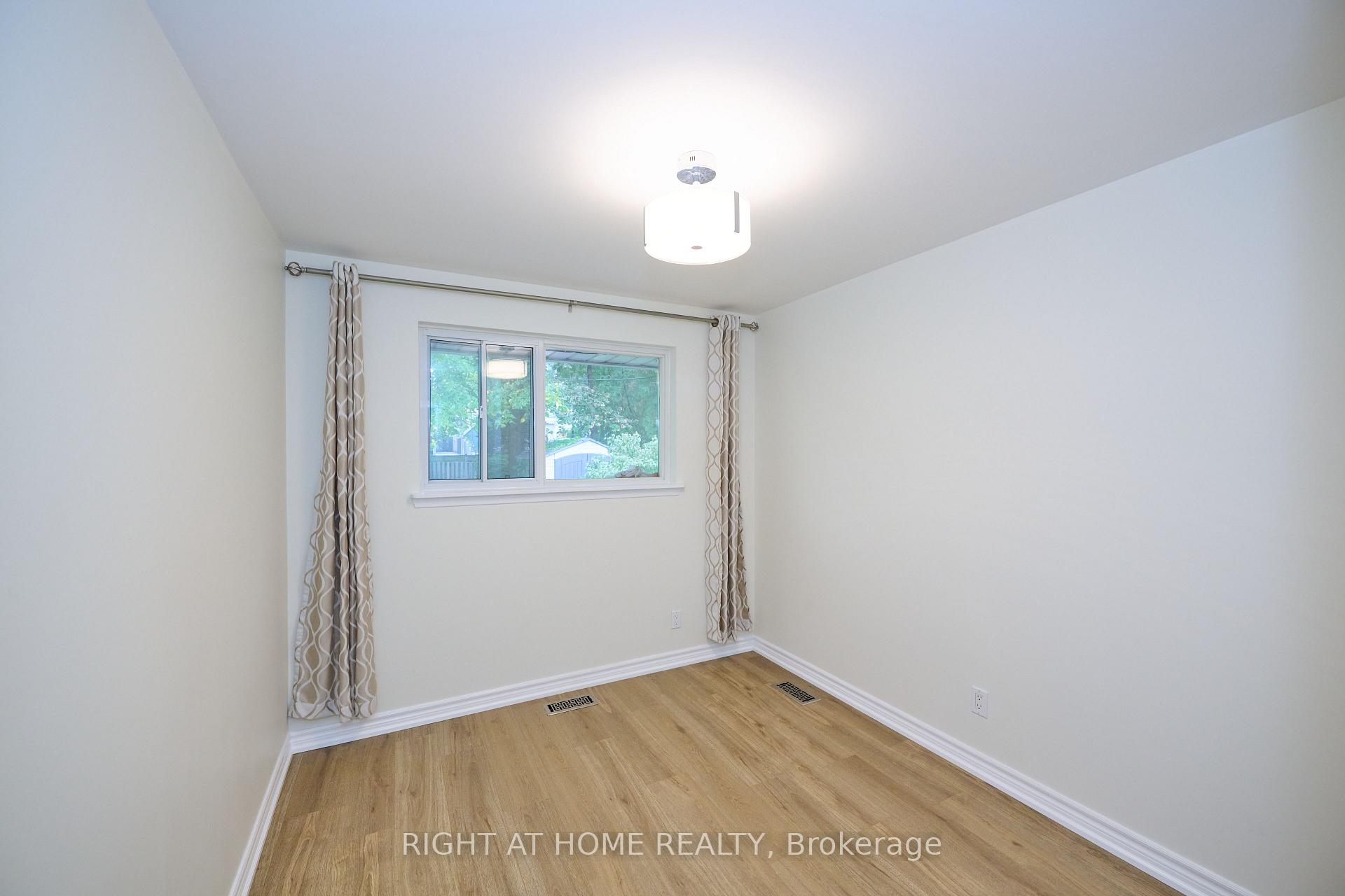 Photo 11 of 314 Dudley Avenue, North York, Willowdale East — HOMEH