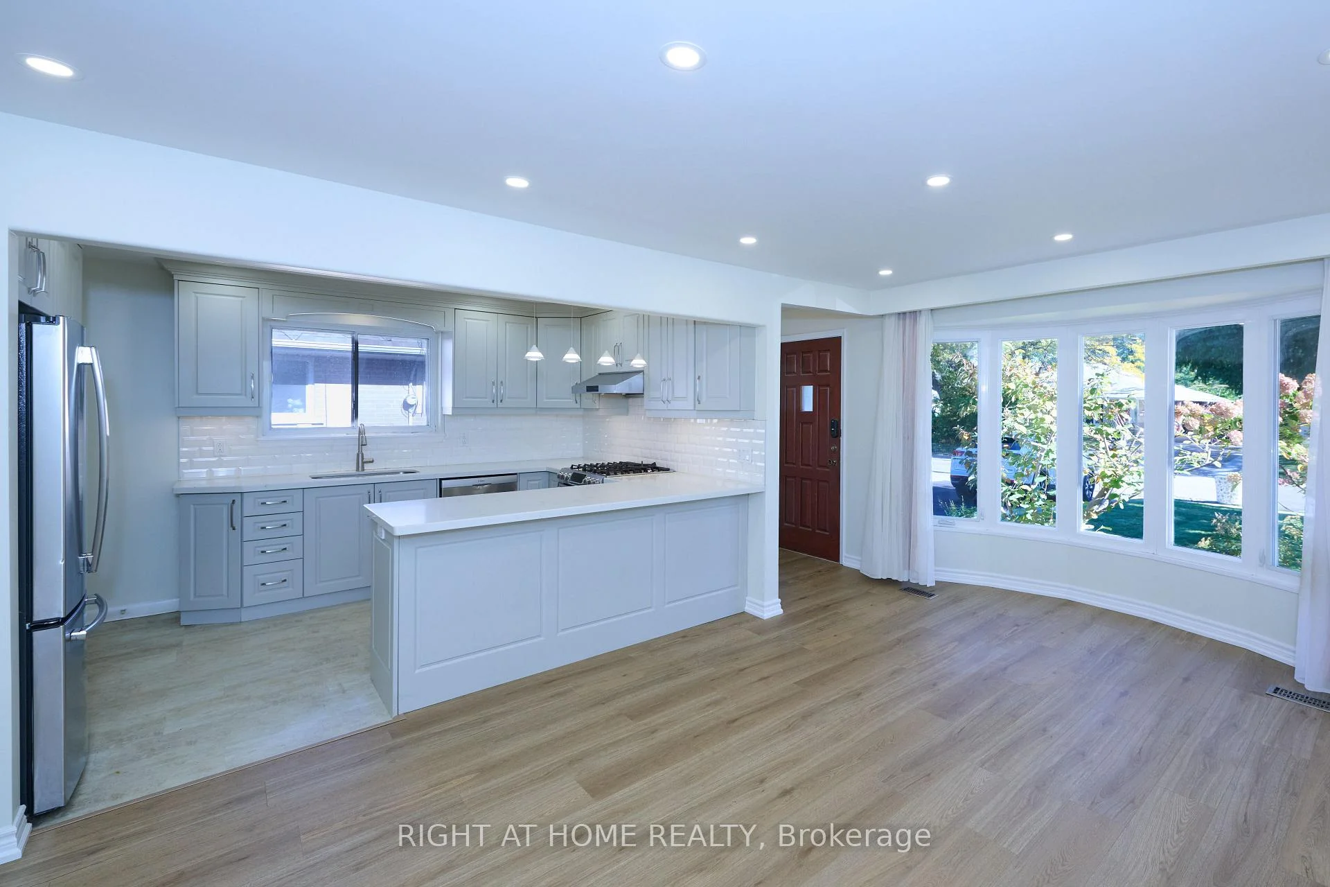 Photo 21 of 314 Dudley Avenue, North York, Willowdale East — HOMEH