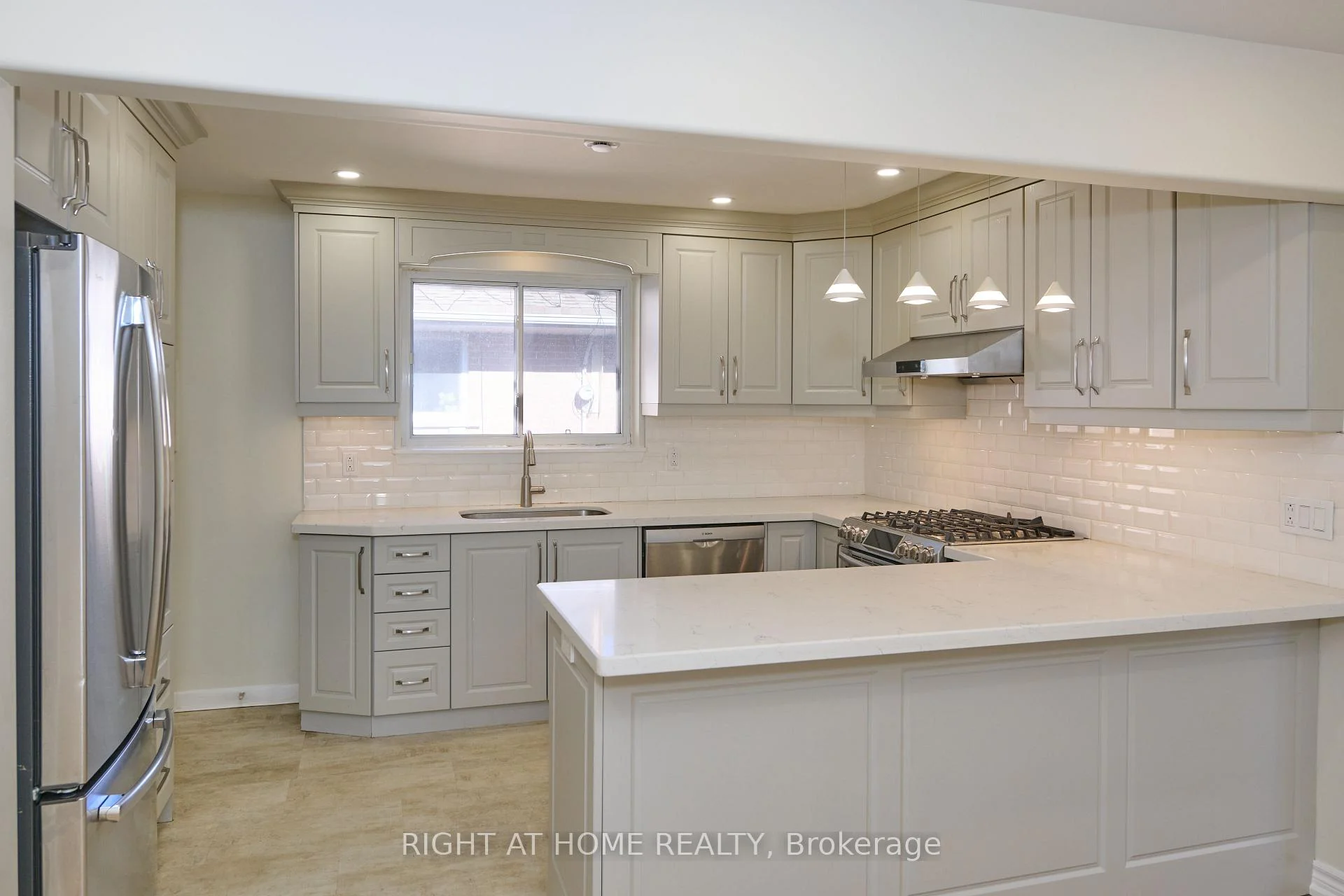 Photo 22 of 314 Dudley Avenue, North York, Willowdale East — HOMEH