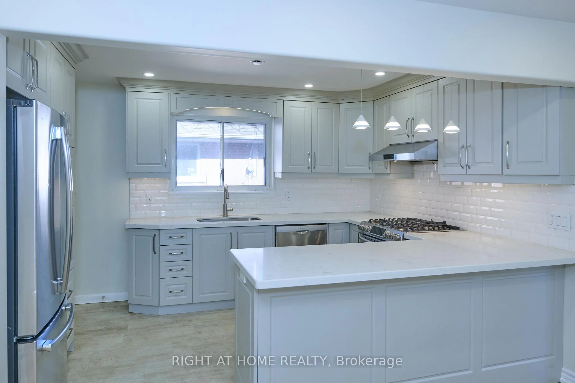 Photo 23 of 314 Dudley Avenue, North York, Willowdale East — HOMEH
