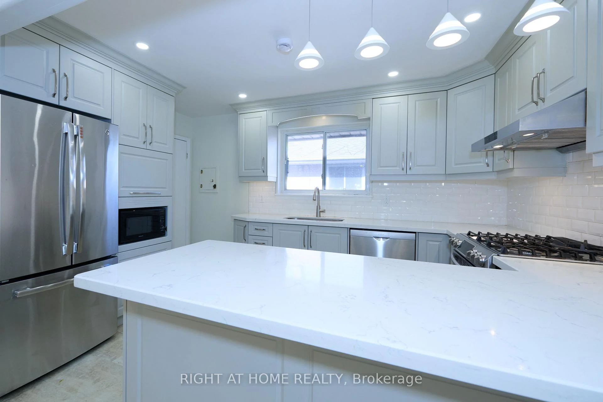 Photo 29 of 314 Dudley Avenue, North York, Willowdale East — HOMEH