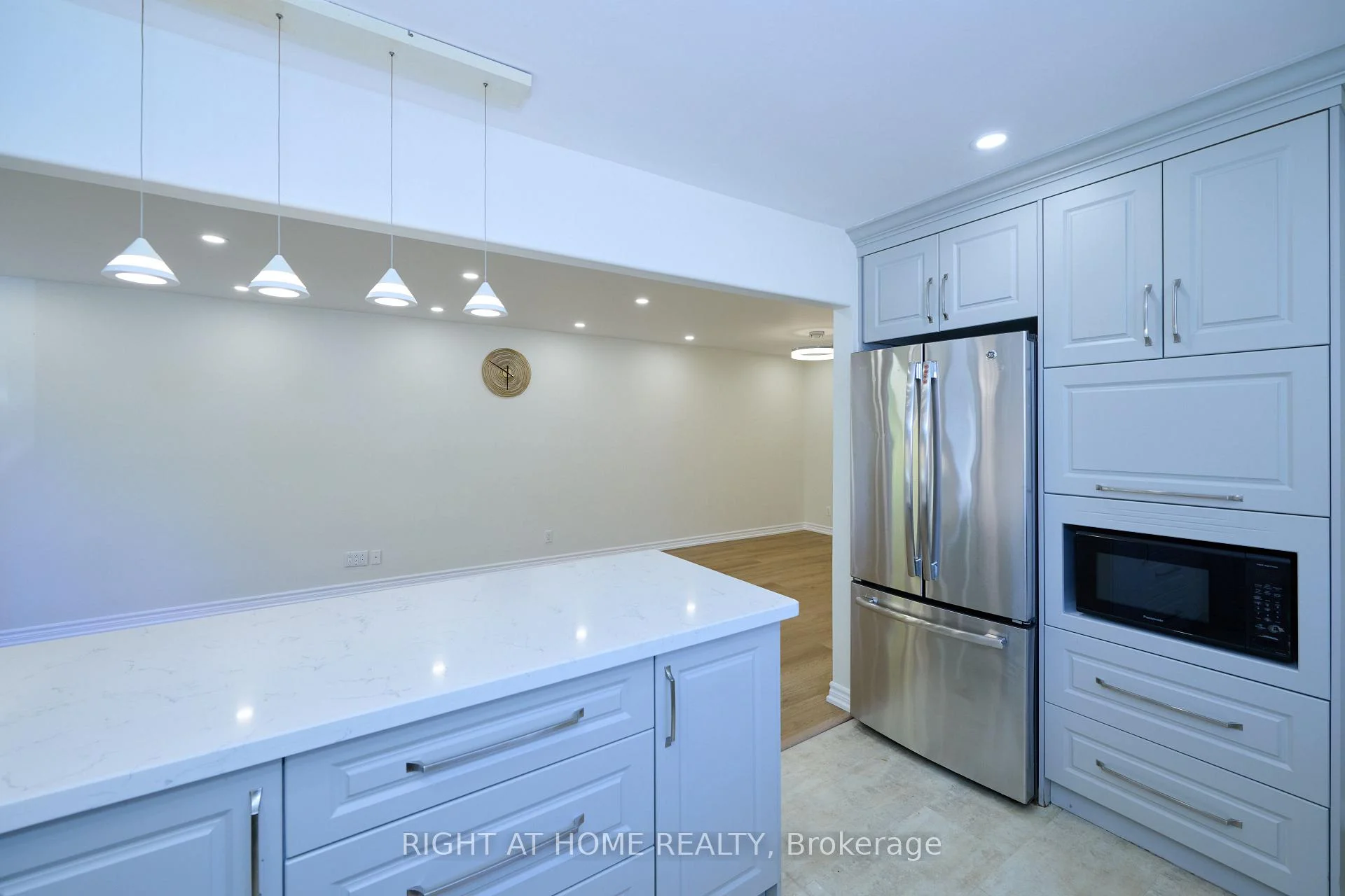 Photo 33 of 314 Dudley Avenue, North York, Willowdale East — HOMEH