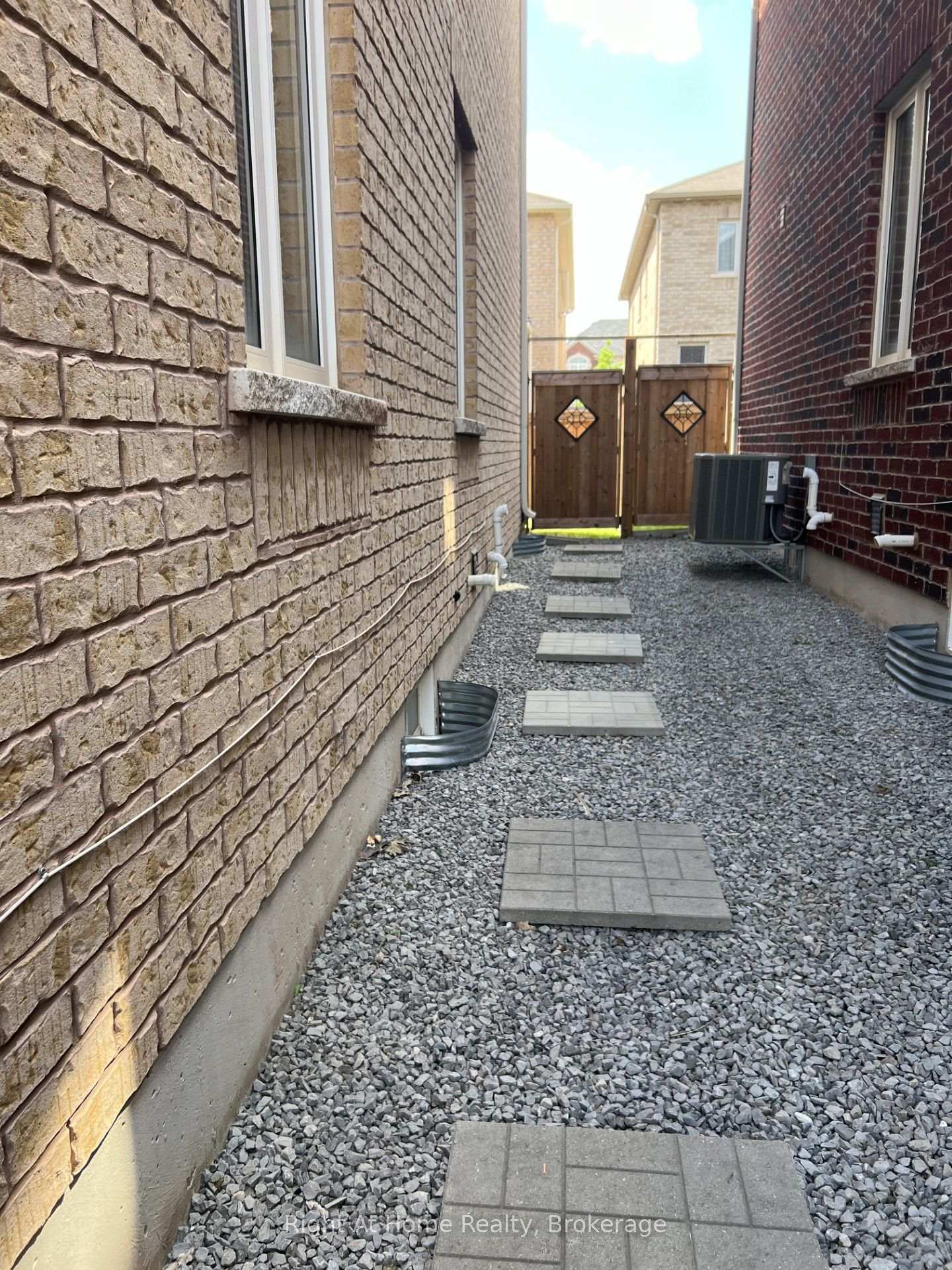 Photo 11 of 479 George Ryan Avenue, Oakville, Joshua Meadows — HOMEH