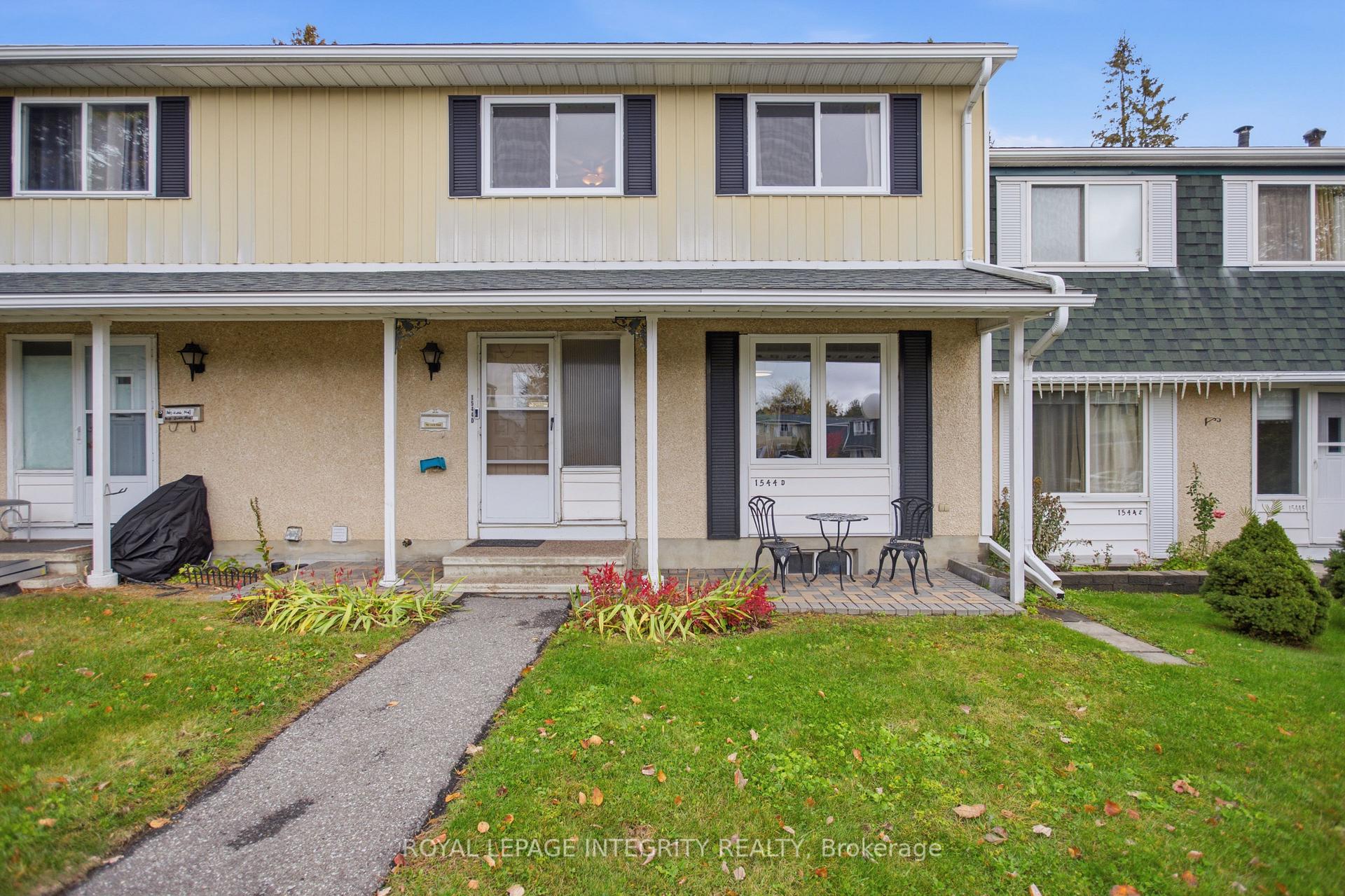 Photo 2 of 1544D Beaverpond Drive, Ottawa, Pineview — HOMEH