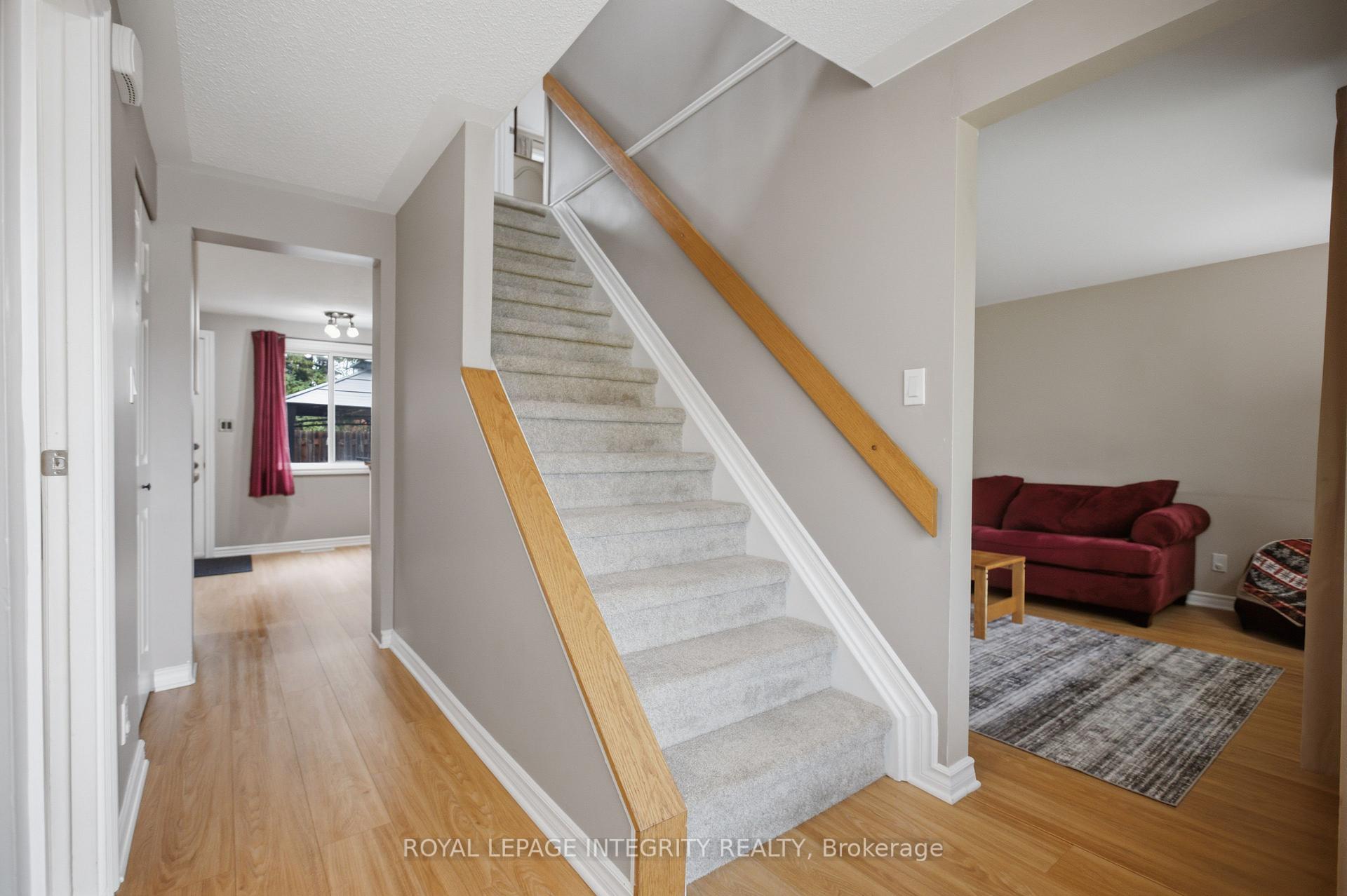 Photo 3 of 1544D Beaverpond Drive, Ottawa, Pineview — HOMEH