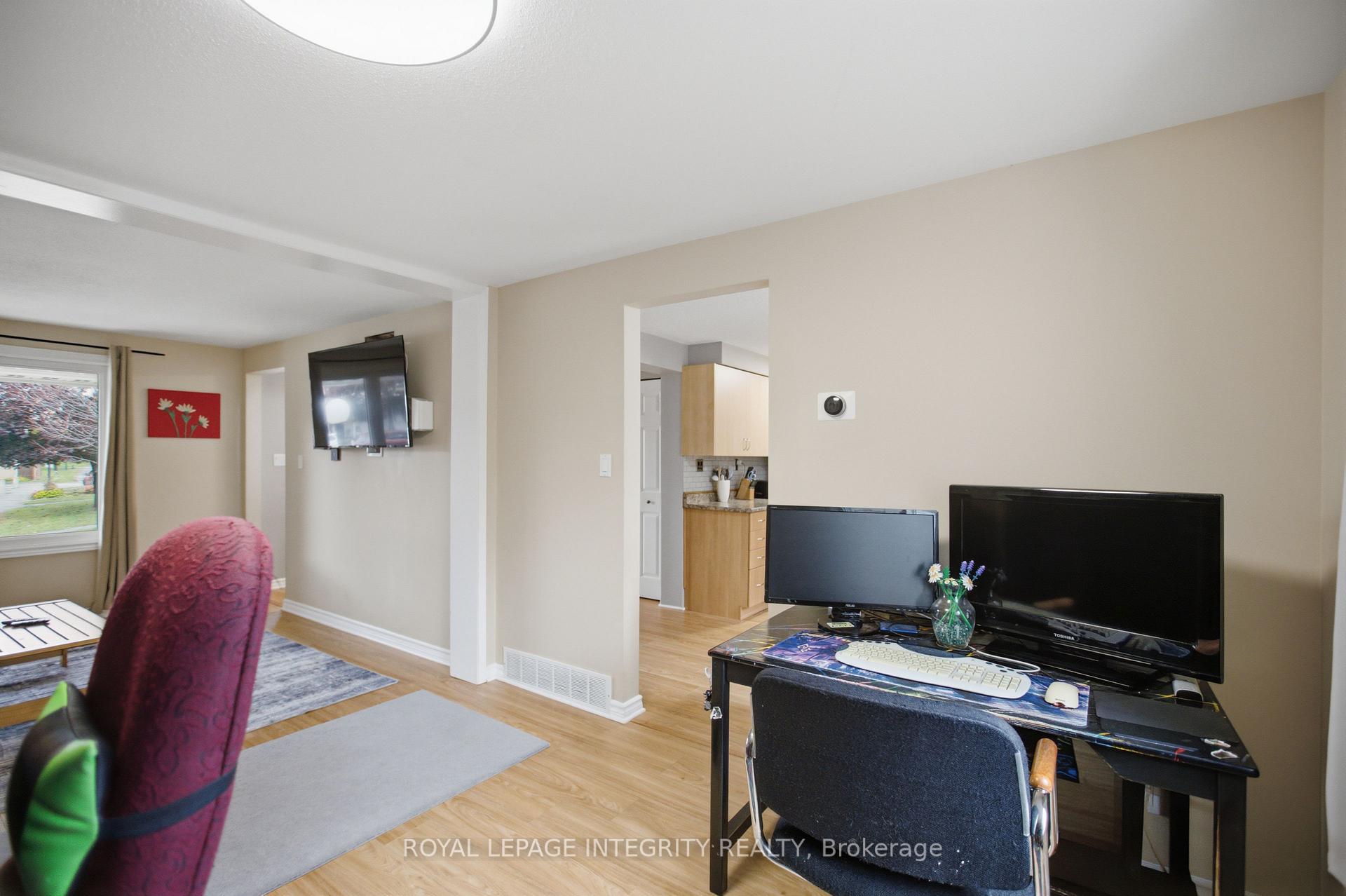 Photo 7 of 1544D Beaverpond Drive, Ottawa, Pineview — HOMEH