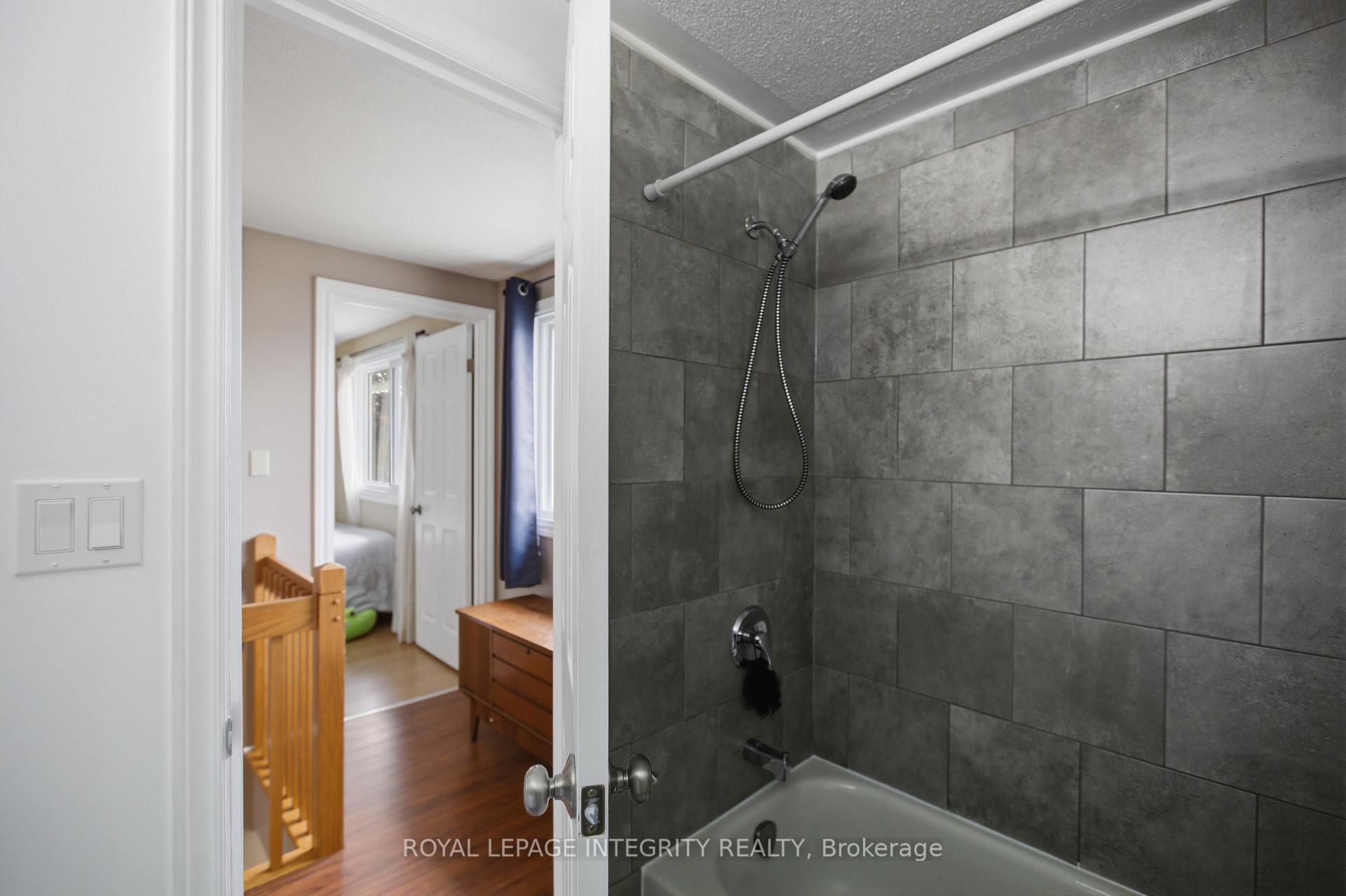 Photo 19 of 1544D Beaverpond Drive, Ottawa, Pineview — HOMEH