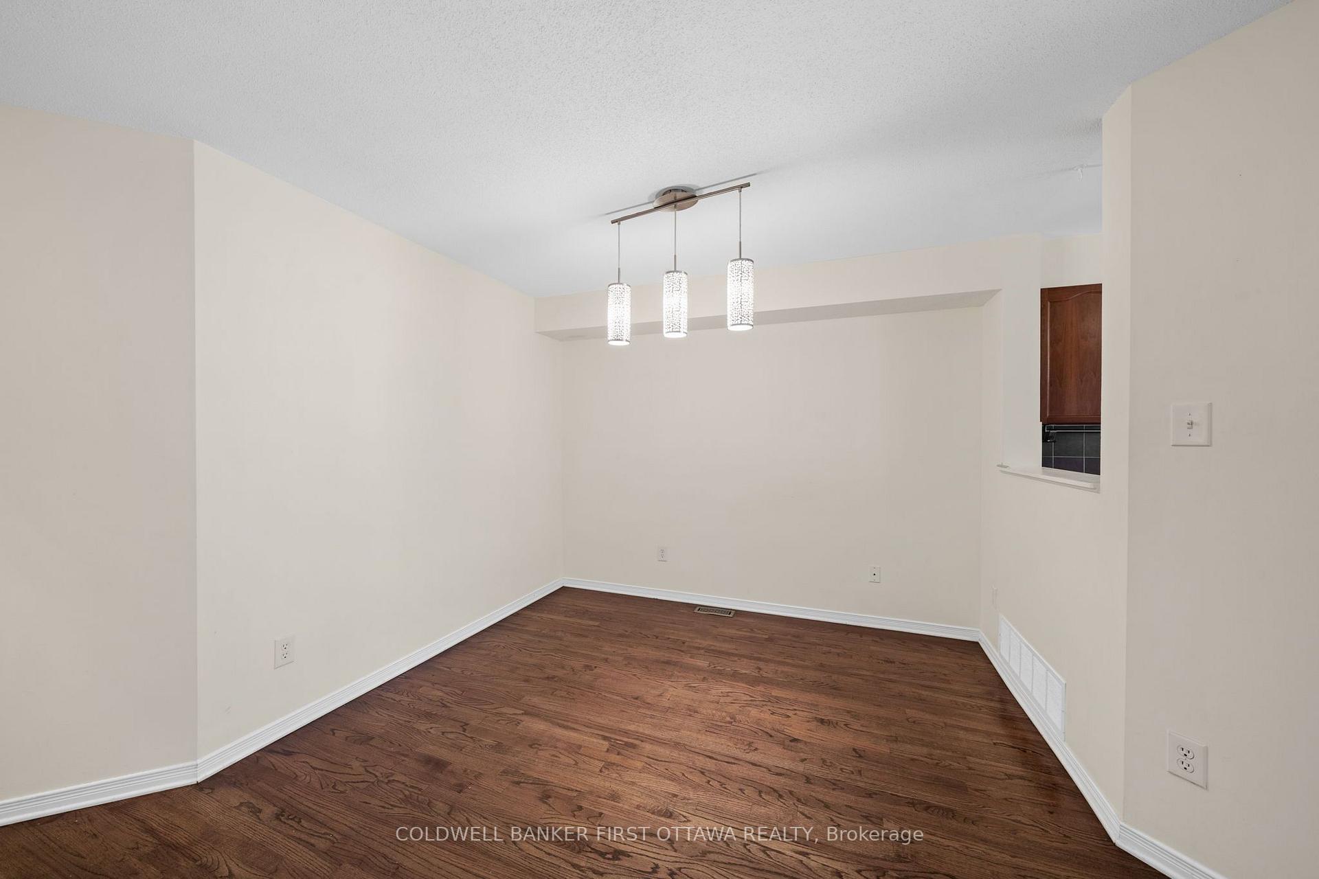 Photo 9 of 163 Romina Street, Ottawa, Kanata - Emerald Meadows/Trailwest — HOMEH