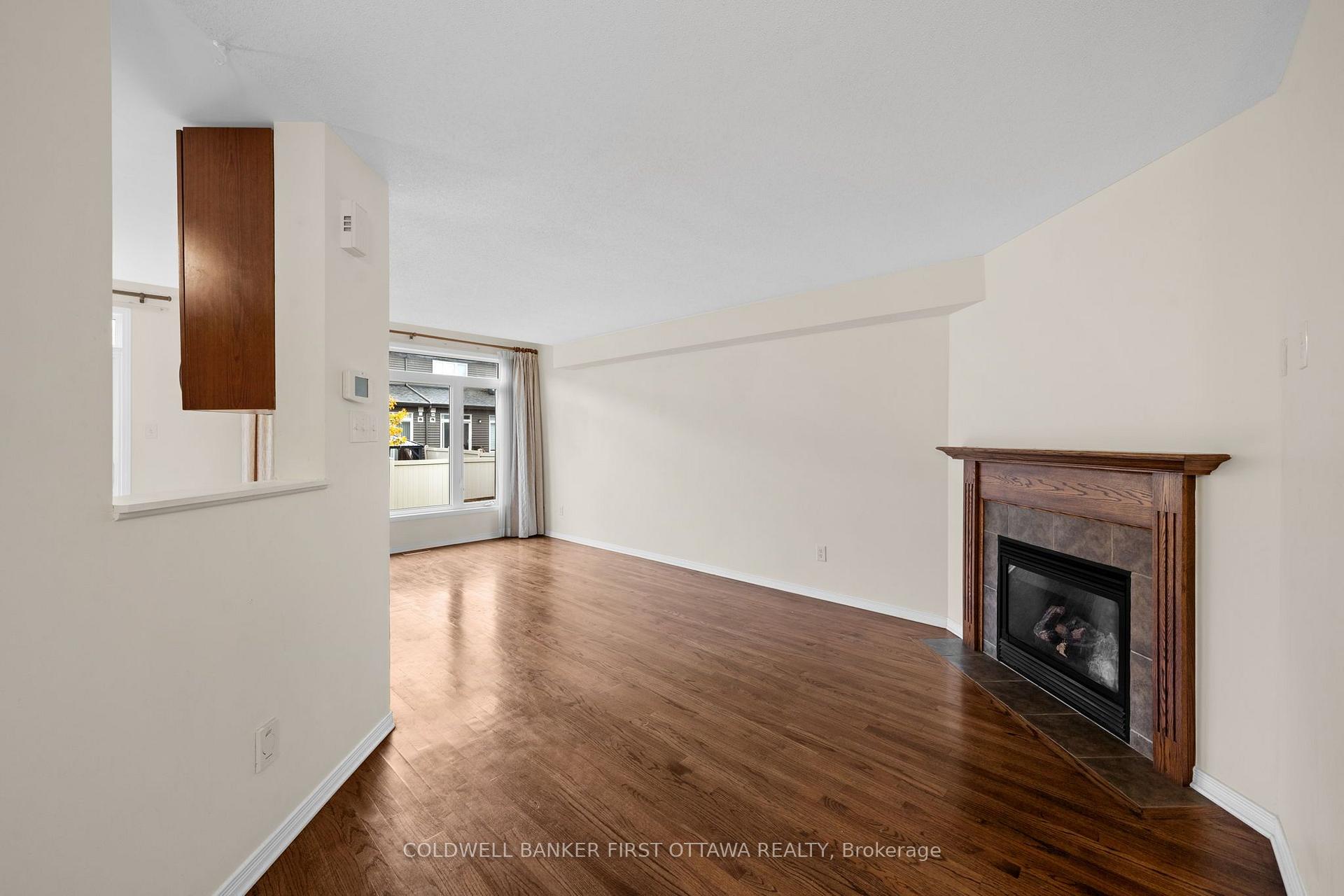 Photo 11 of 163 Romina Street, Ottawa, Kanata - Emerald Meadows/Trailwest — HOMEH