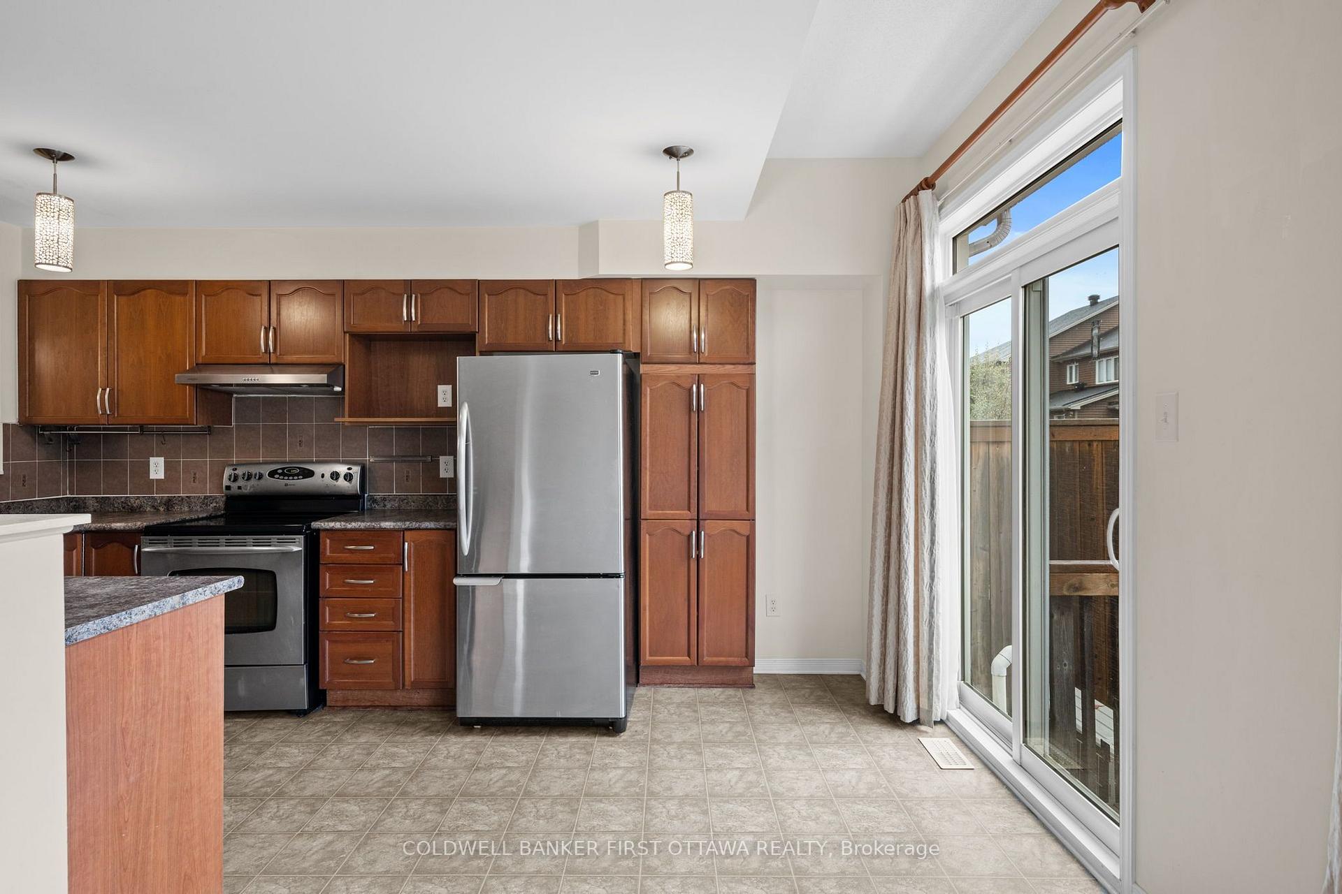 Photo 15 of 163 Romina Street, Ottawa, Kanata - Emerald Meadows/Trailwest — HOMEH