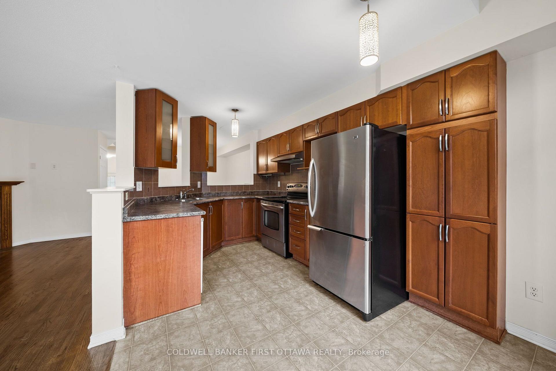 Photo 16 of 163 Romina Street, Ottawa, Kanata - Emerald Meadows/Trailwest — HOMEH