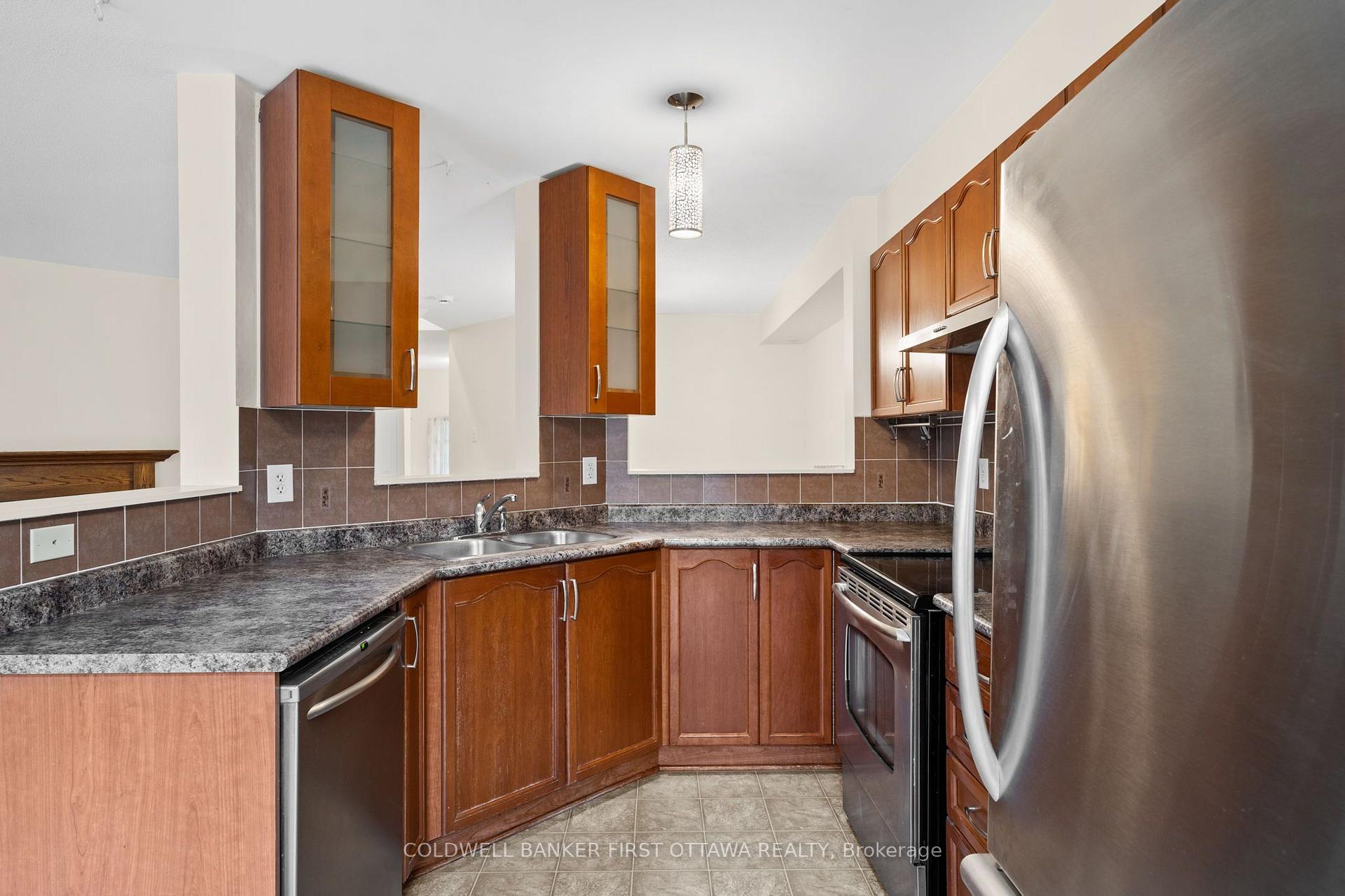Photo 17 of 163 Romina Street, Ottawa, Kanata - Emerald Meadows/Trailwest — HOMEH