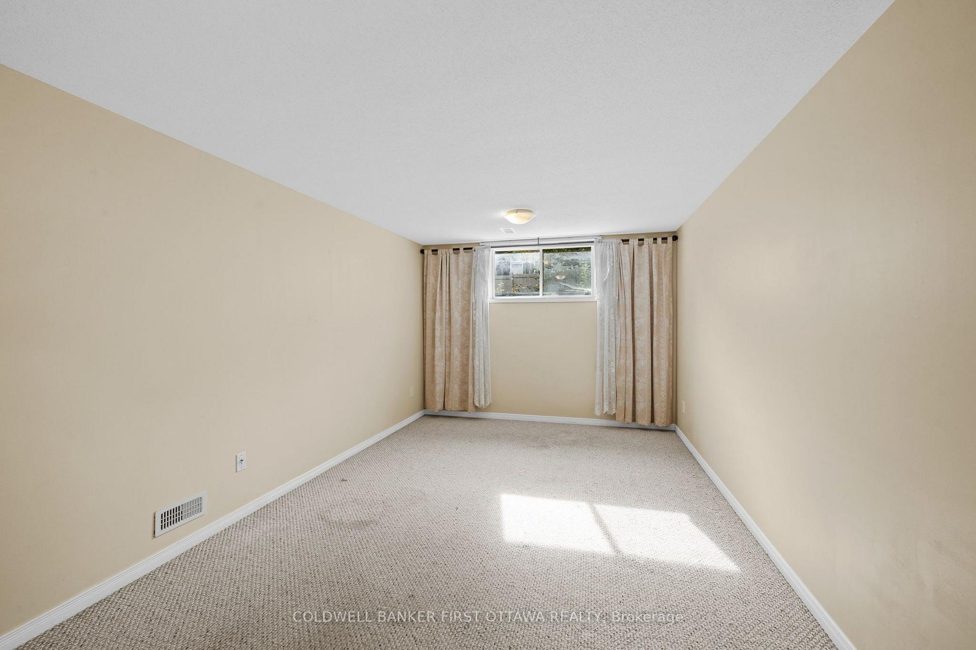 Photo 35 of 163 Romina Street, Ottawa, Kanata - Emerald Meadows/Trailwest — HOMEH