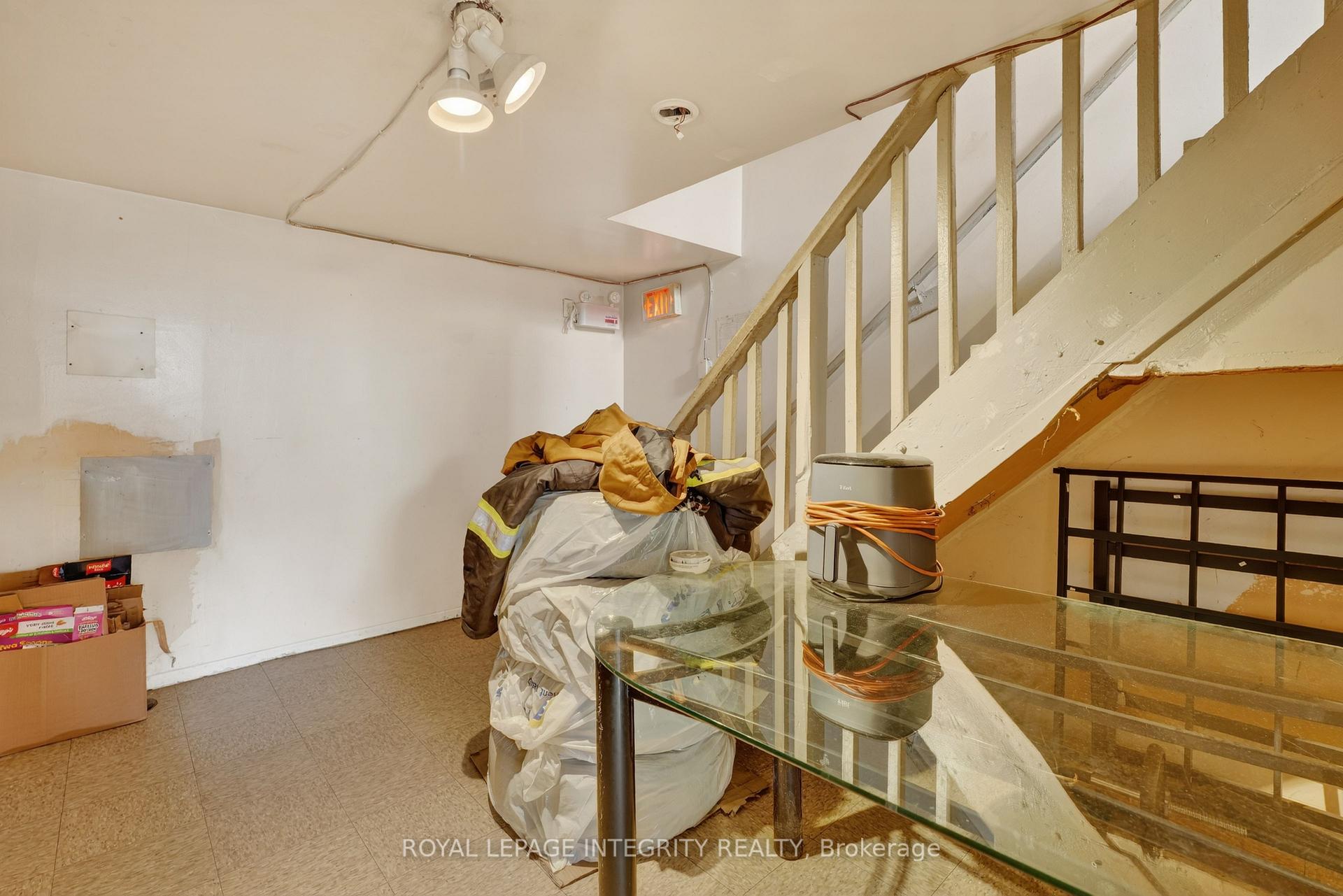 Photo 10 of 324 Queen Mary Street, Ottawa, Overbrook/Castle Heights — HOMEH