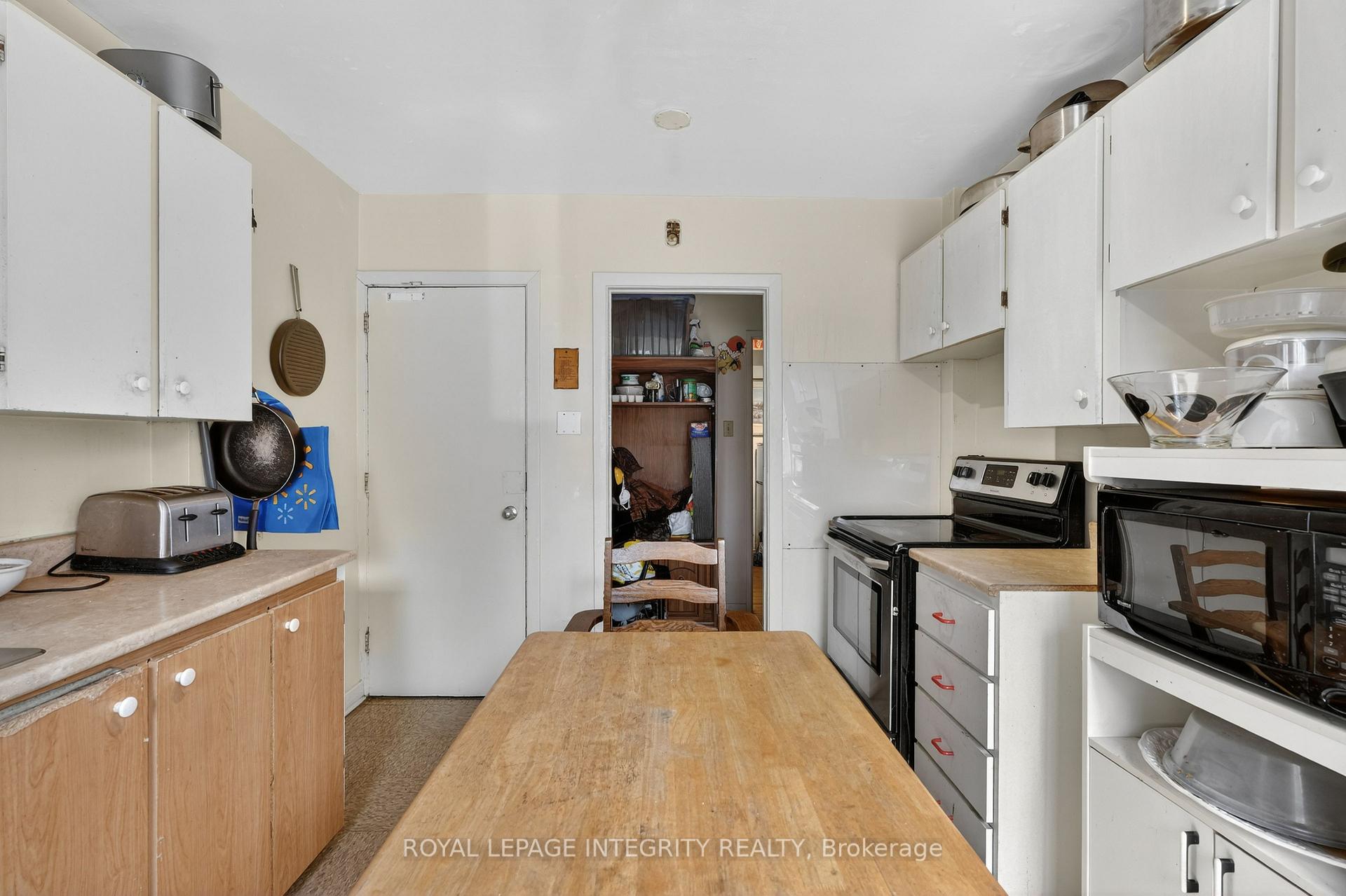 Photo 16 of 324 Queen Mary Street, Ottawa, Overbrook/Castle Heights — HOMEH
