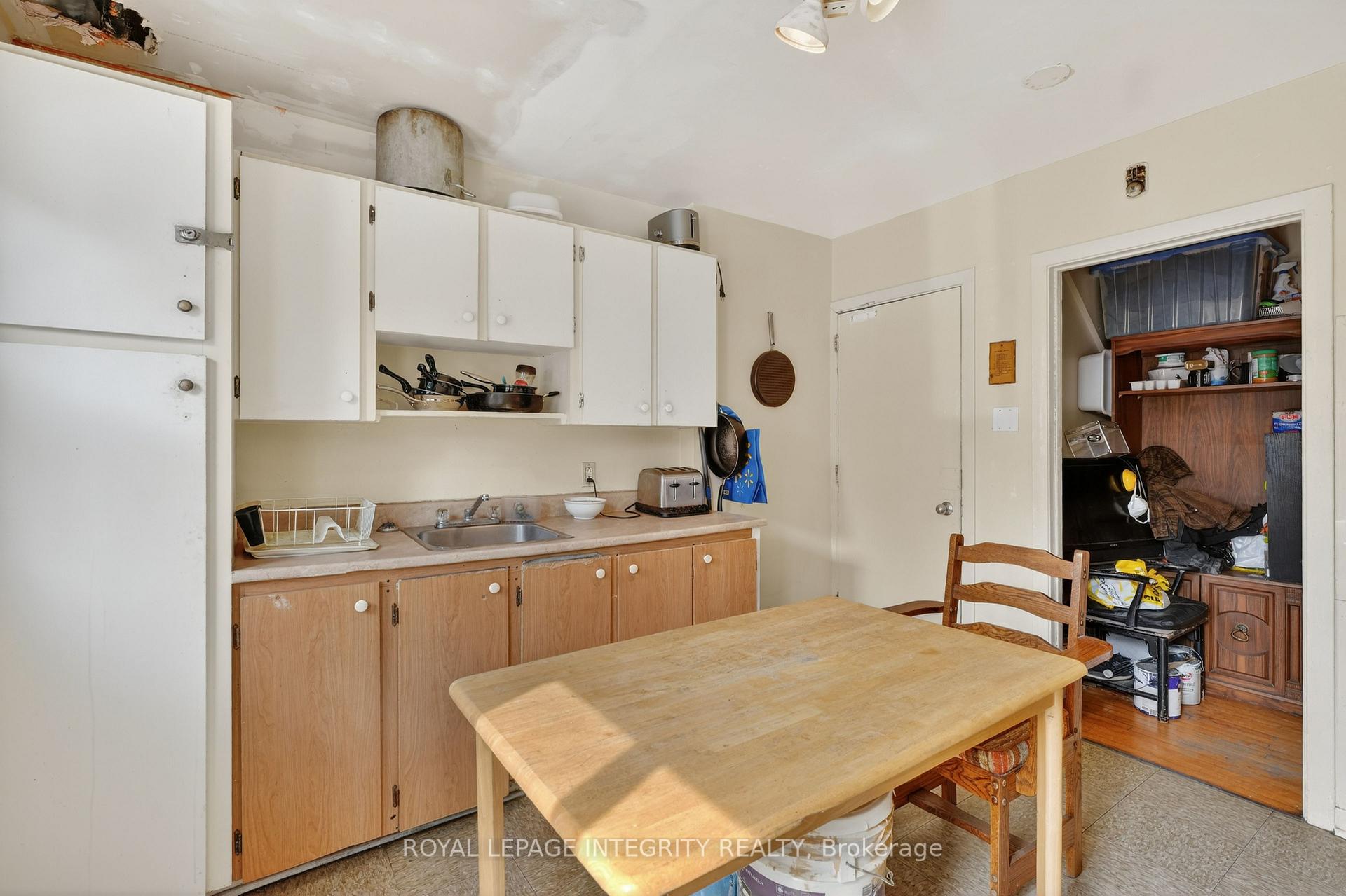 Photo 17 of 324 Queen Mary Street, Ottawa, Overbrook/Castle Heights — HOMEH