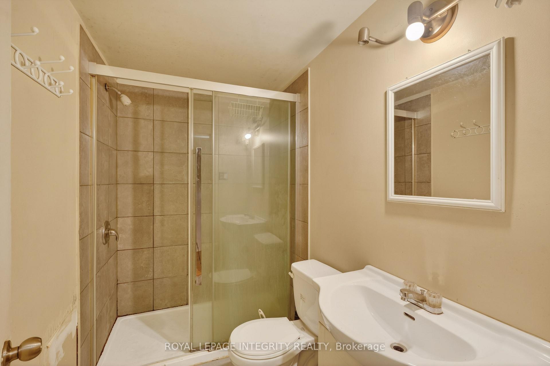 Photo 20 of 324 Queen Mary Street, Ottawa, Overbrook/Castle Heights — HOMEH