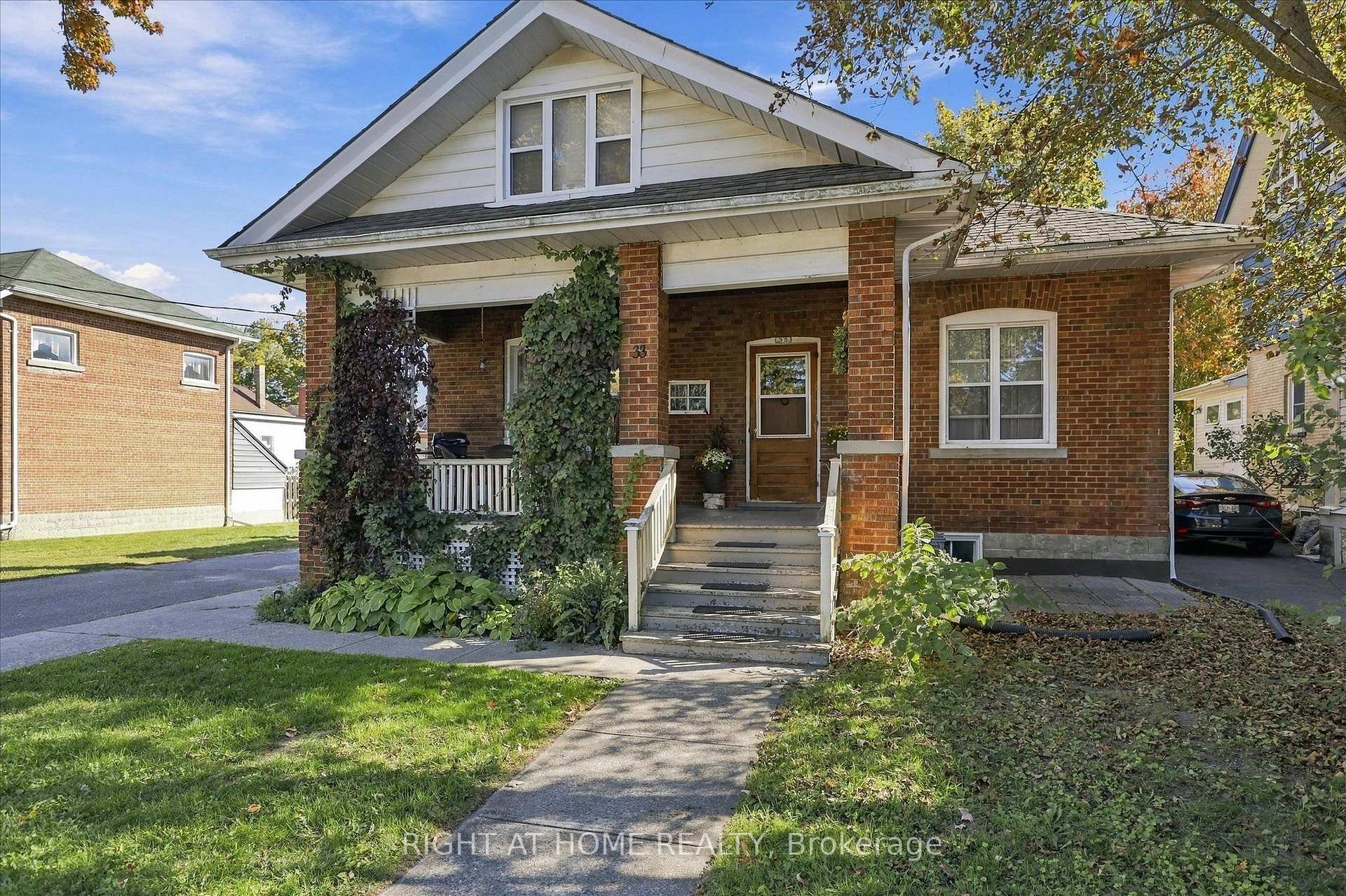 Photo 4 of 33 Melbourne Street W, Kawartha Lakes, Lindsay — HOMEH