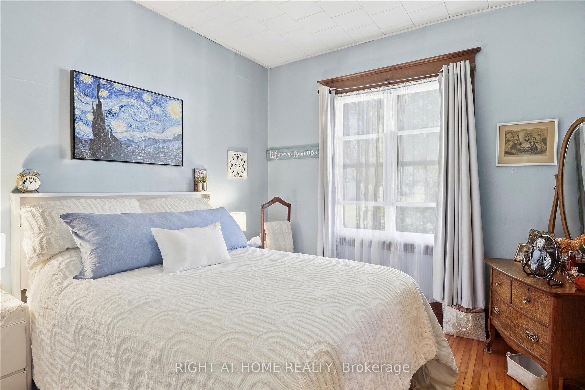 Photo 16 of 33 Melbourne Street W, Kawartha Lakes, Lindsay — HOMEH