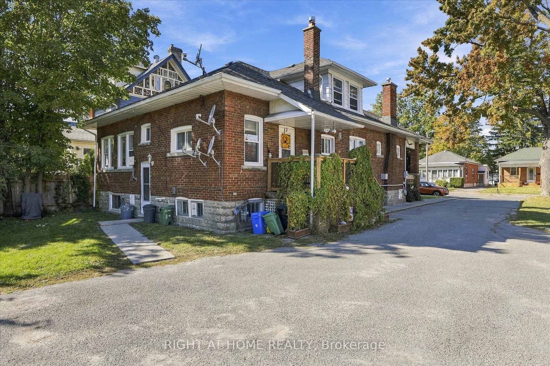 Photo 39 of 33 Melbourne Street W, Kawartha Lakes, Lindsay — HOMEH