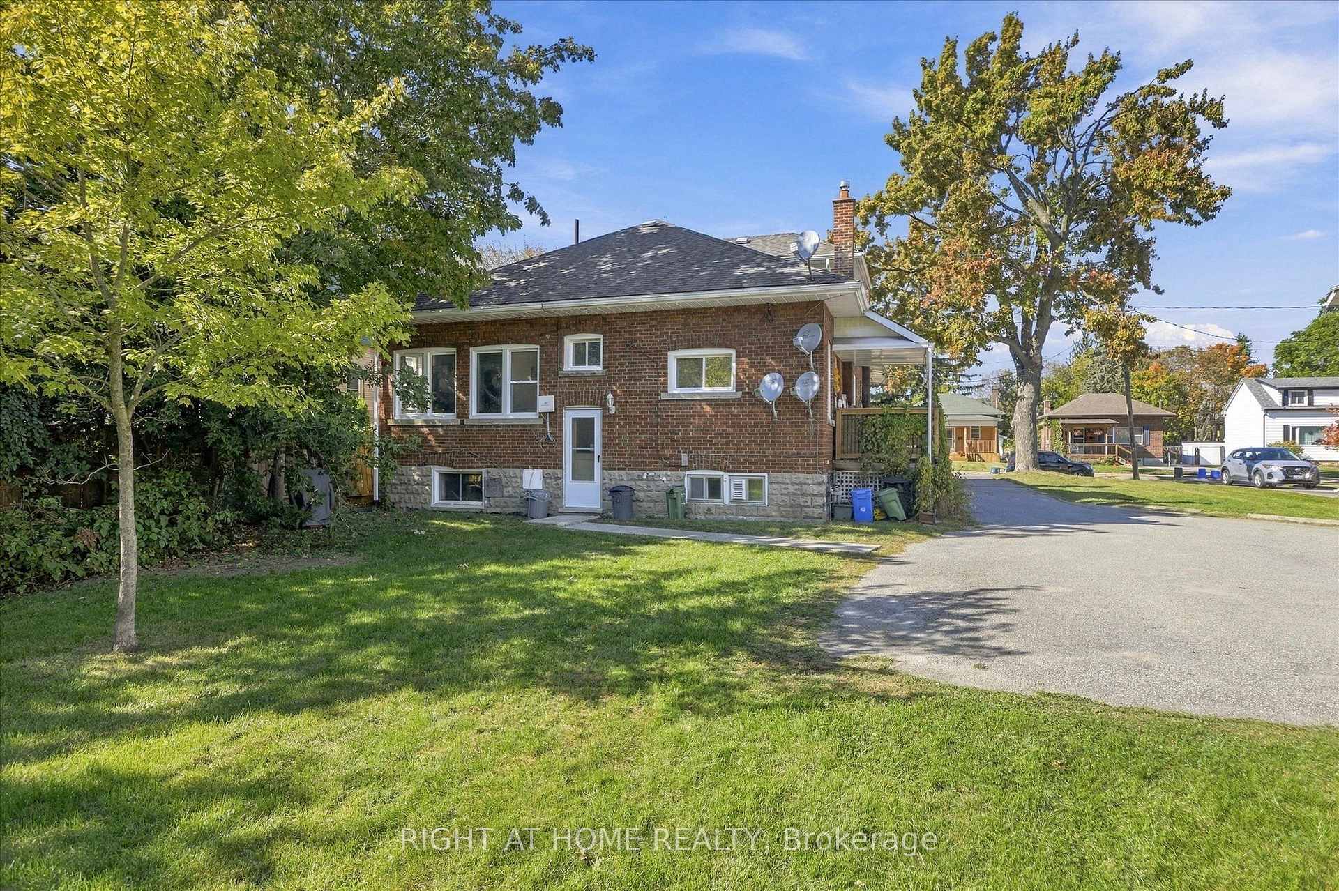 Photo 41 of 33 Melbourne Street W, Kawartha Lakes, Lindsay — HOMEH