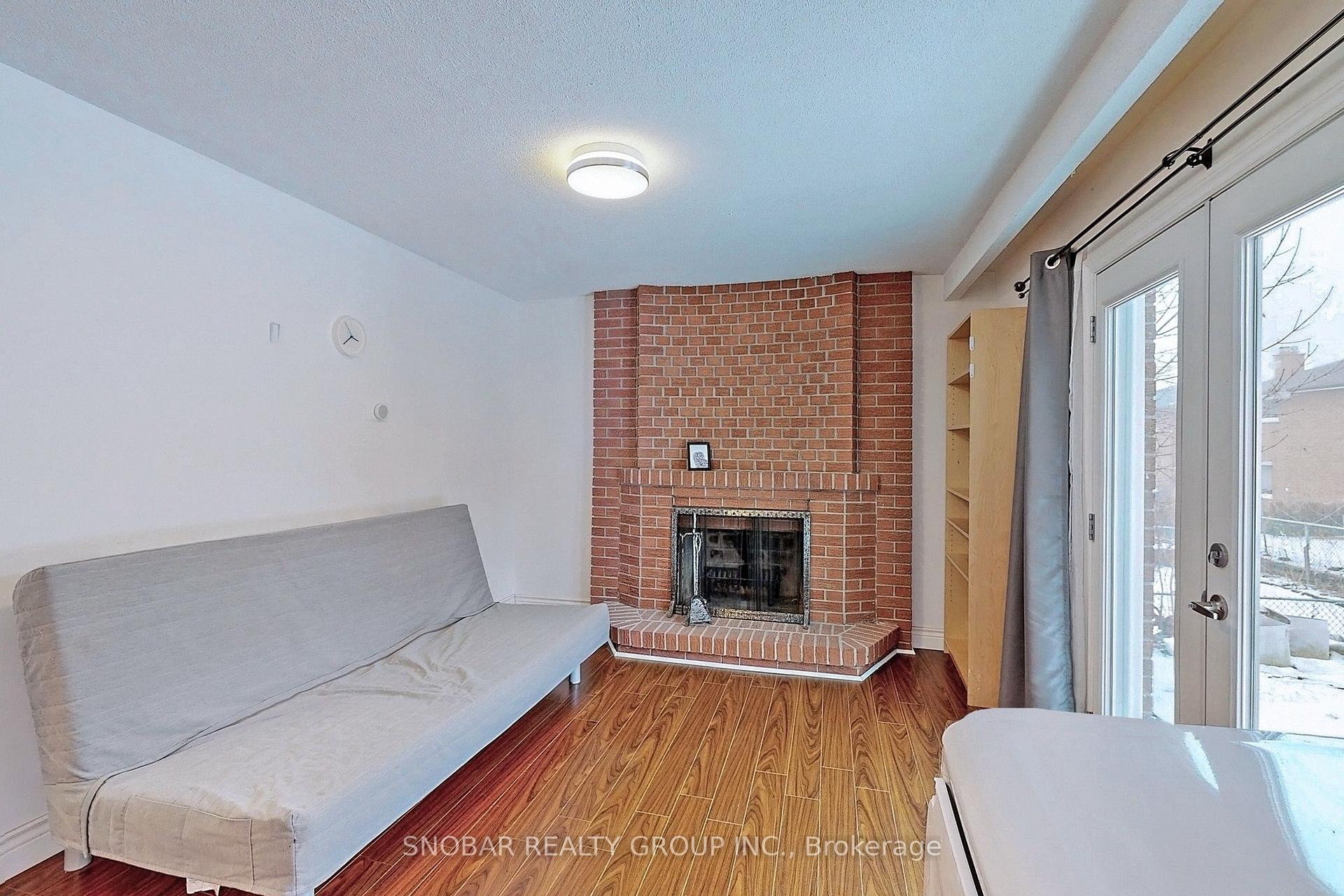 Photo 4 of Unit Middle, 47 Crayford Drive, Scarborough, Steeles — HOMEH