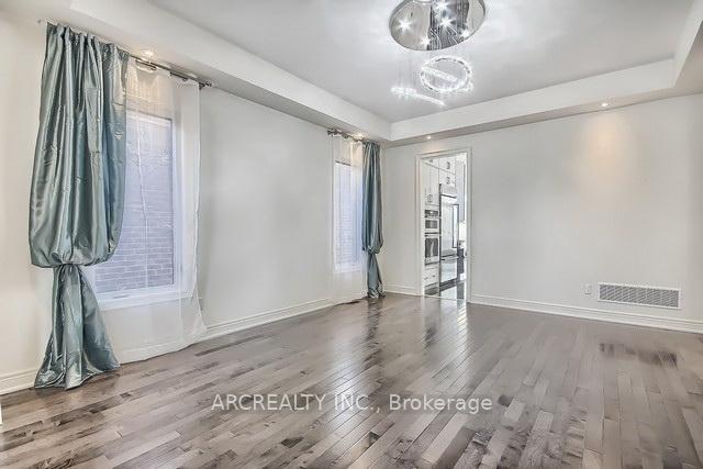 Photo 11 of 79 Baldry Avenue, Vaughan, Patterson — HOMEH