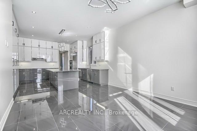 Photo 23 of 79 Baldry Avenue, Vaughan, Patterson — HOMEH