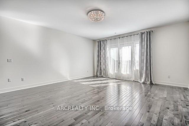 Photo 32 of 79 Baldry Avenue, Vaughan, Patterson — HOMEH