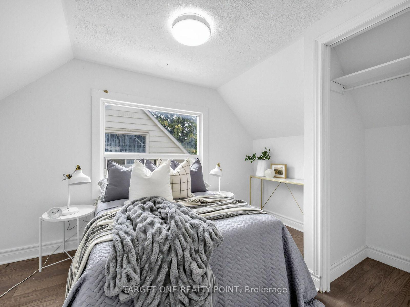 Photo 19 of 75 Gradwell Drive, Scarborough, Cliffcrest — HOMEH