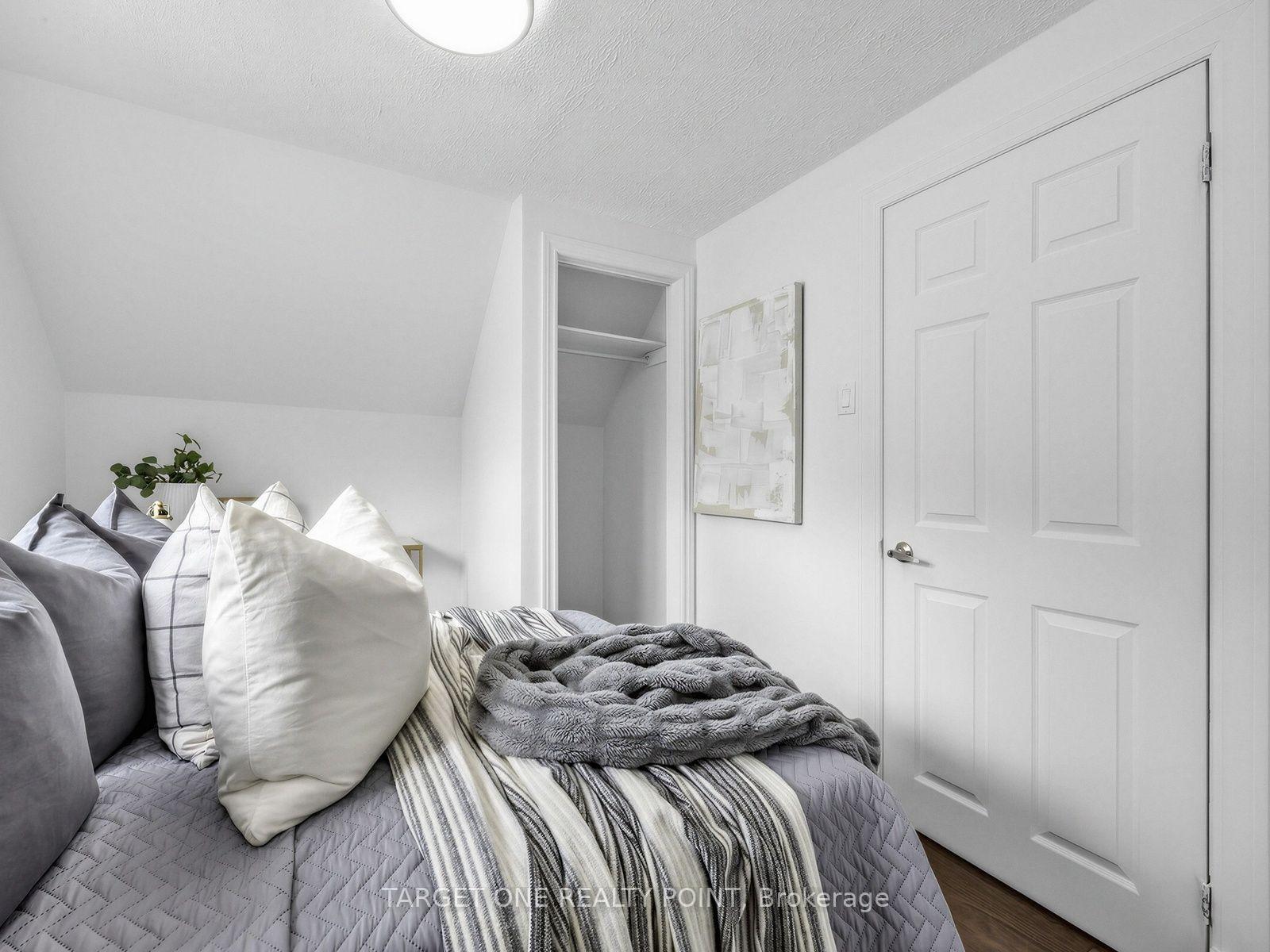 Photo 20 of 75 Gradwell Drive, Scarborough, Cliffcrest — HOMEH