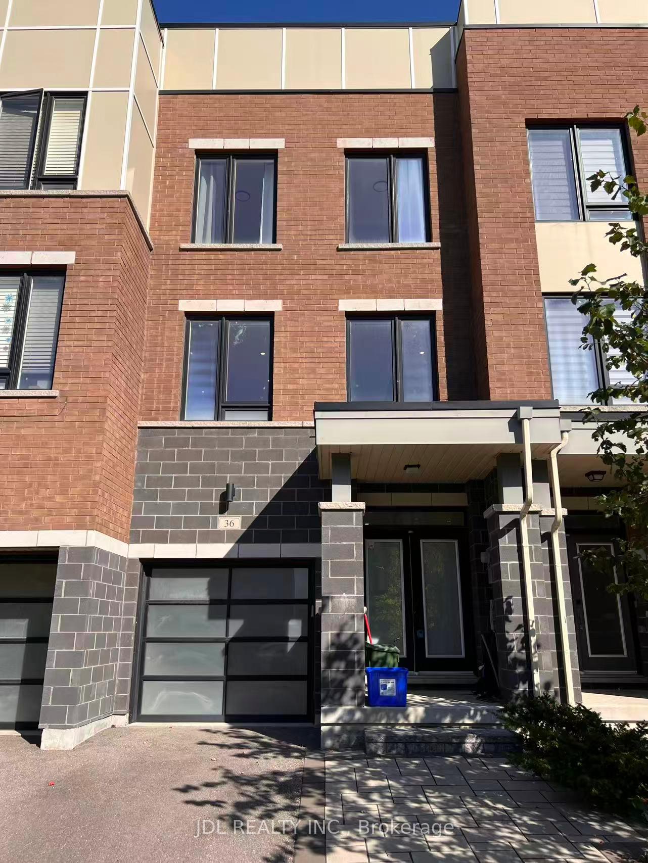 Photo 1 of 36 Fancamp Drive, Vaughan, Maple — HOMEH