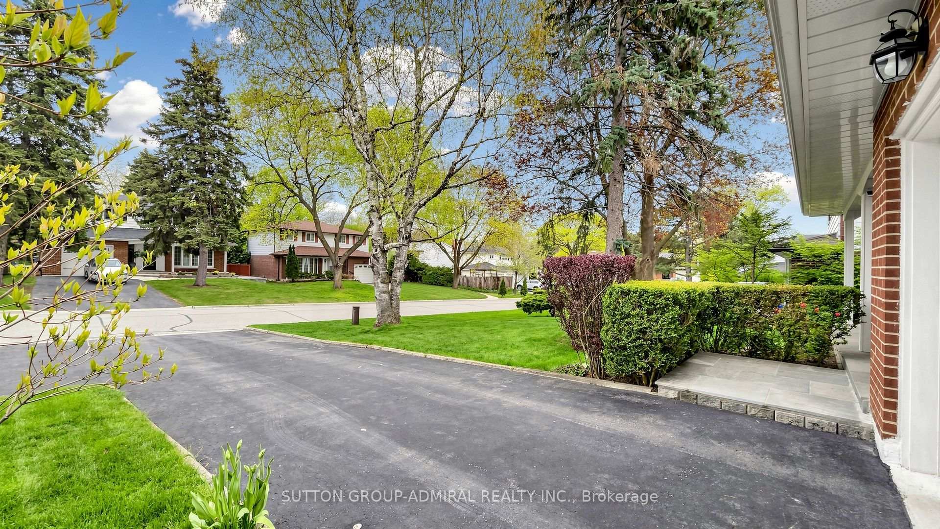 Photo 2 of 6 Shady Lane Crescent, Markham, Royal Orchard — HOMEH
