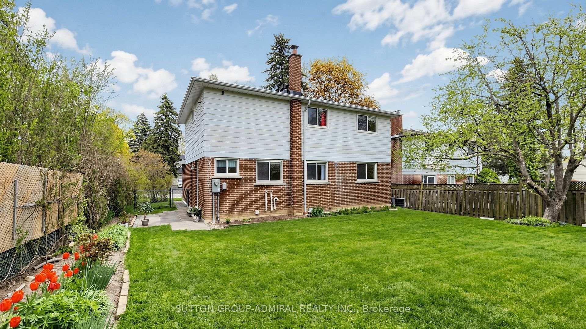 Photo 4 of 6 Shady Lane Crescent, Markham, Royal Orchard — HOMEH