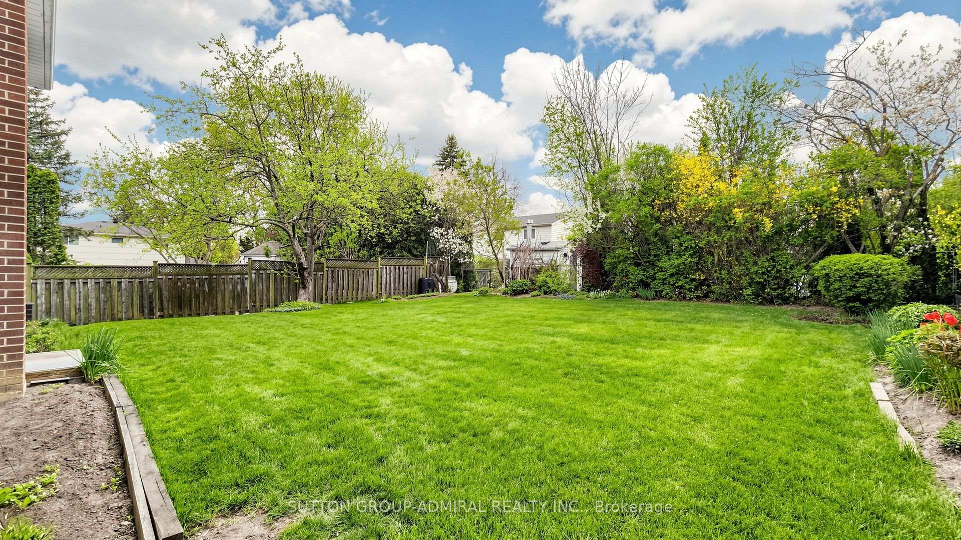 Photo 6 of 6 Shady Lane Crescent, Markham, Royal Orchard — HOMEH